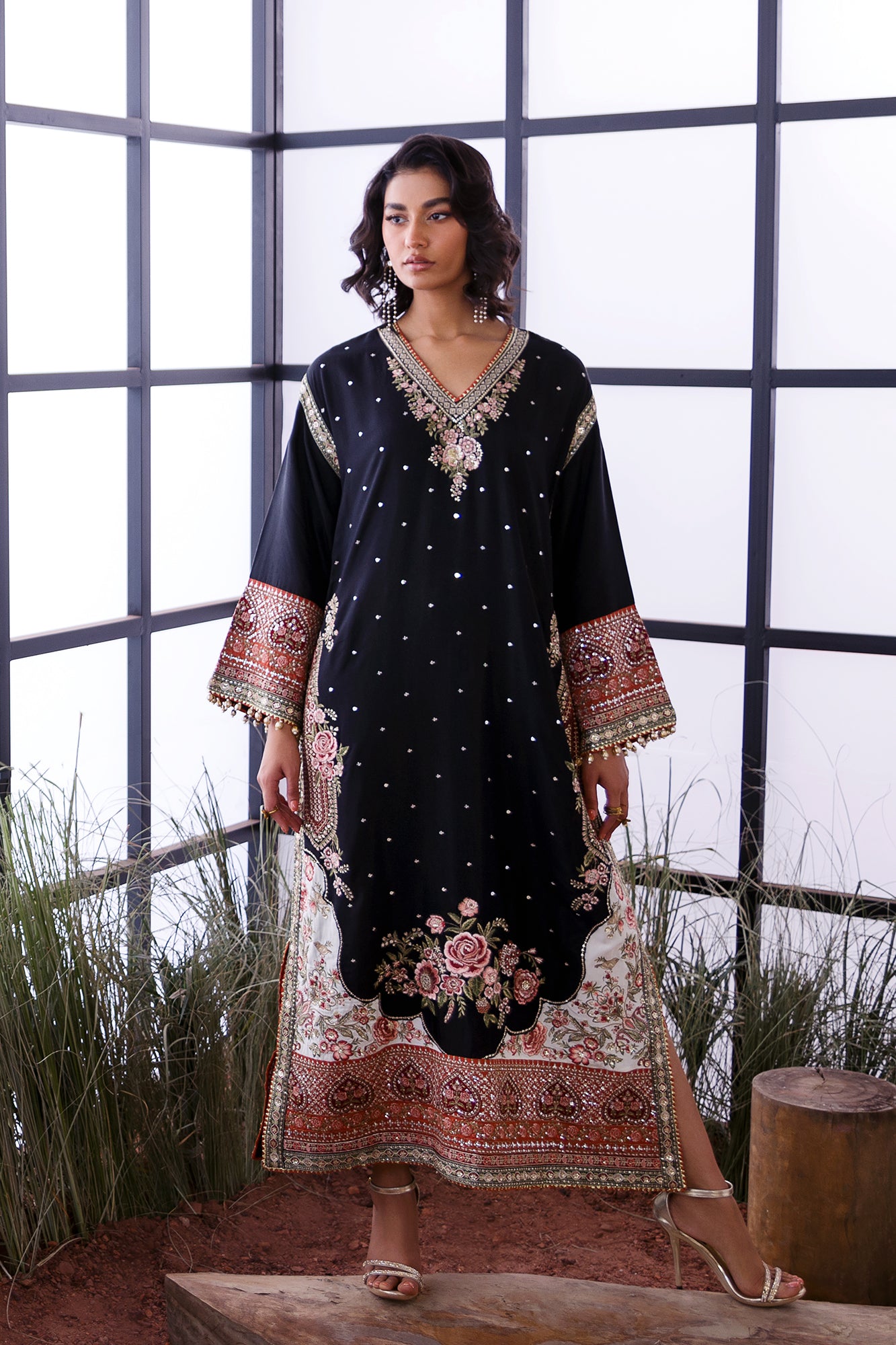 EMBROIDERED KAFTAN (E0778/104/902)