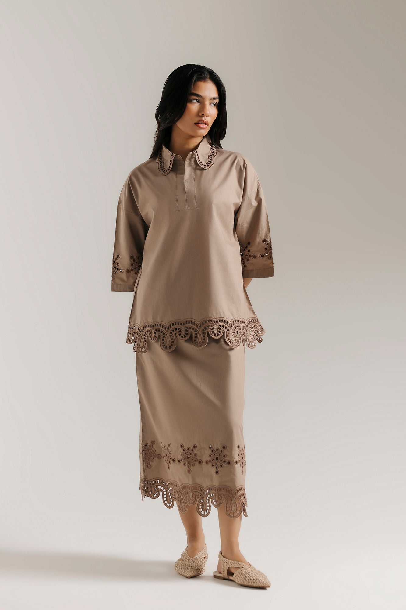 EMBROIDERED SUIT (E0781/106/805)