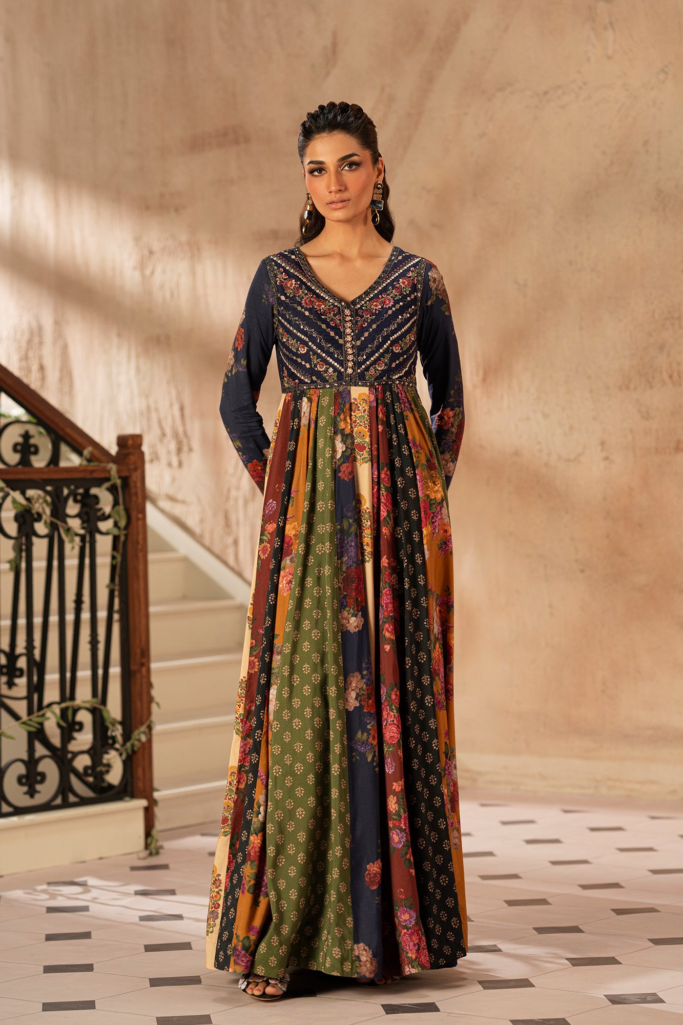 EMBROIDERED DRESS (E0790/104/618)