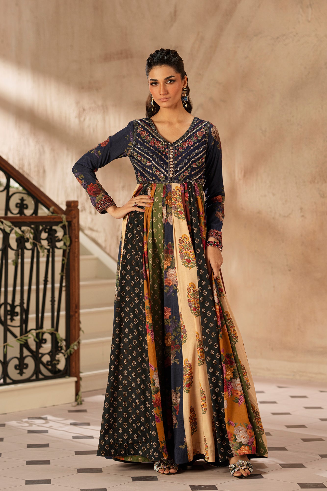 EMBROIDERED DRESS (E0790/104/618)