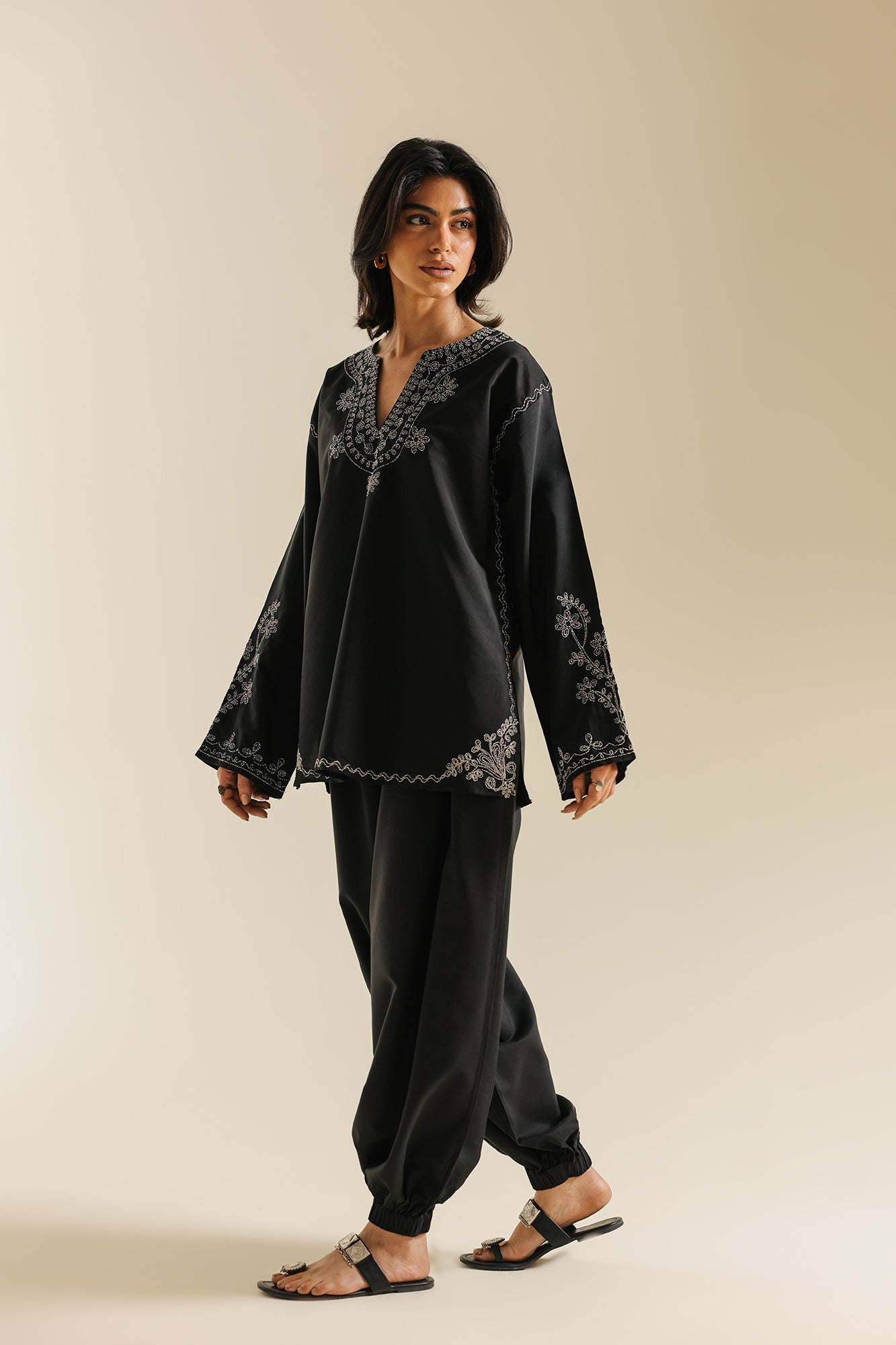 EMBROIDERED KURTI (E0797/119/902)