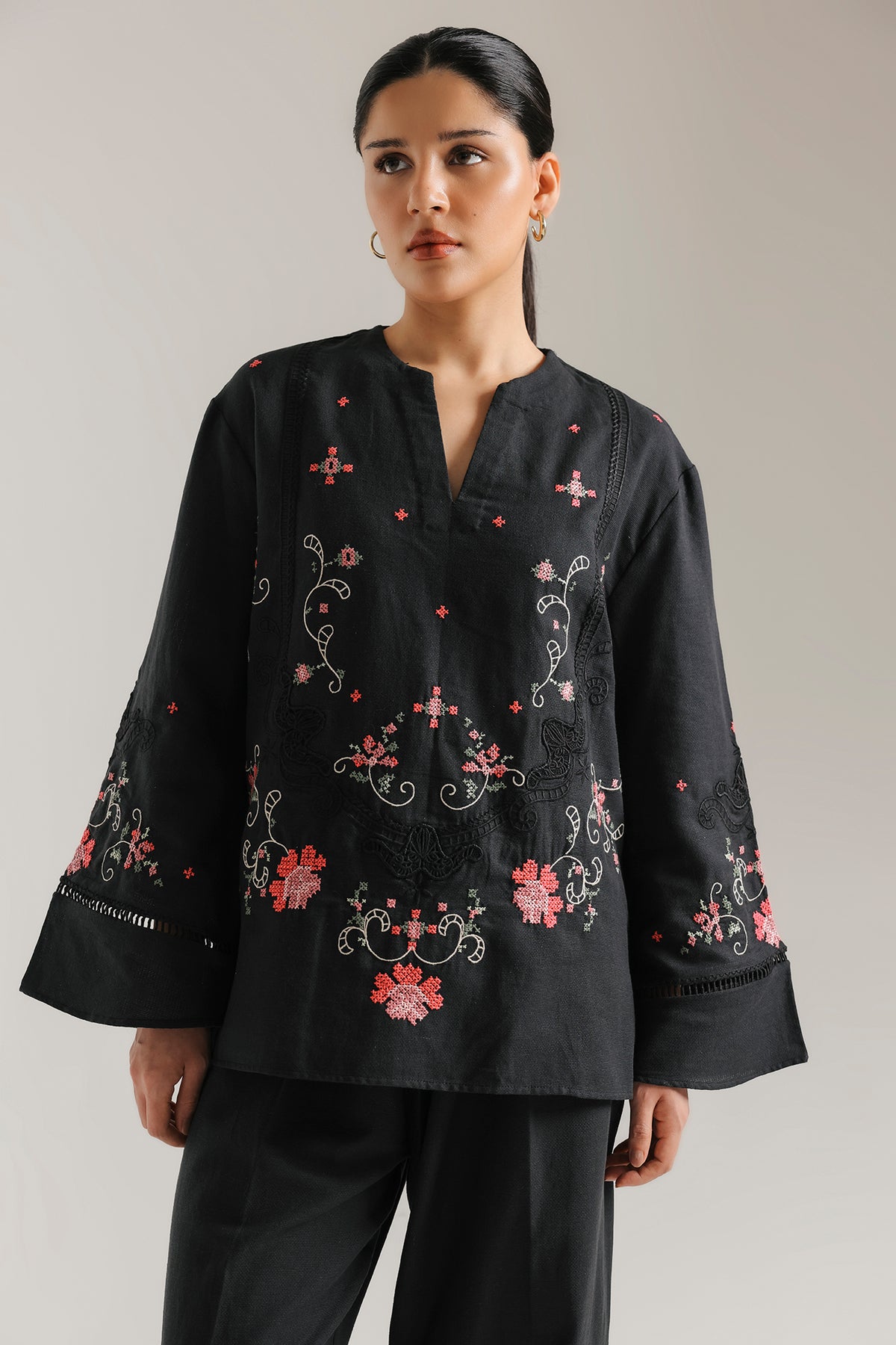 EMBROIDERED SUIT (E0798/106/901)