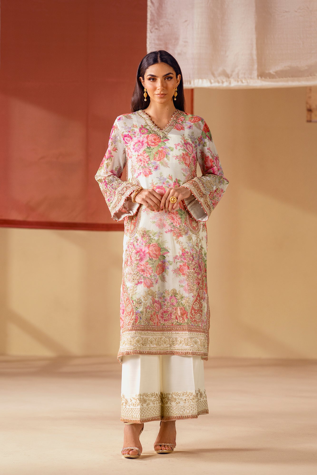 EMBROIDERED SUIT (E104/002/0808)