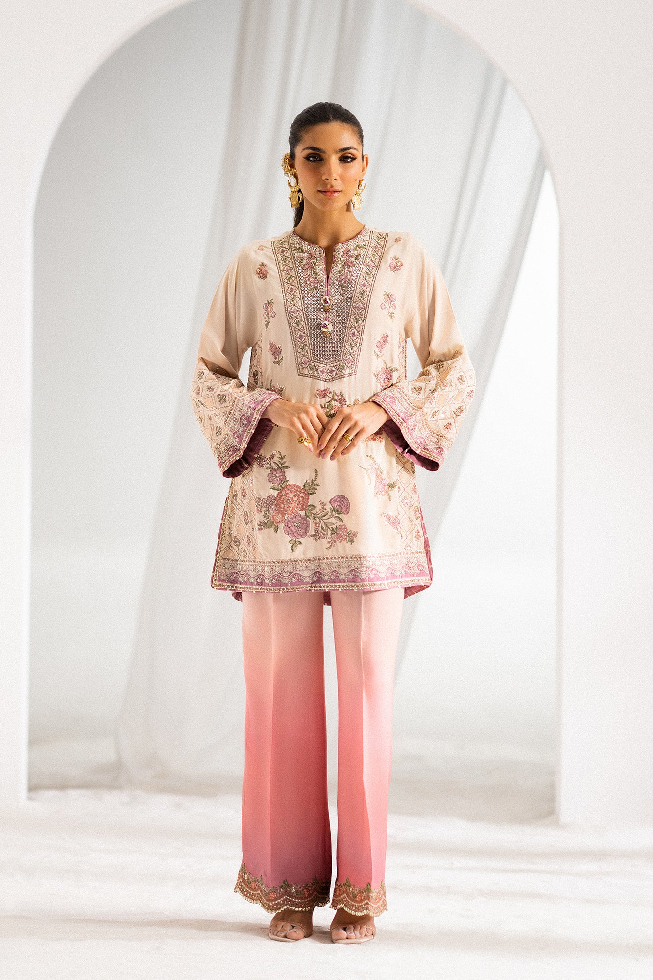 EMBROIDERED SUIT (E104/002/0822)
