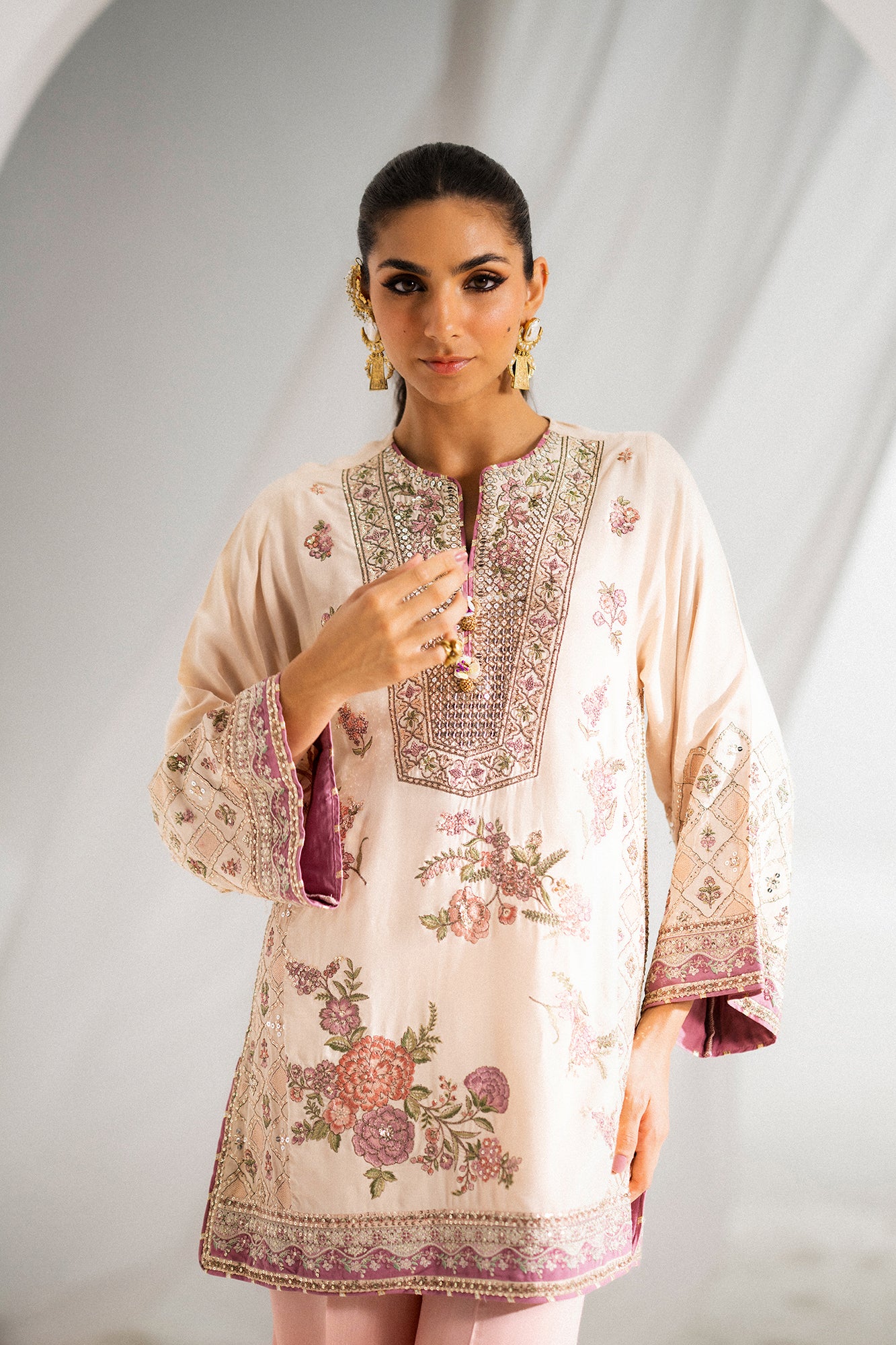 EMBROIDERED SUIT (E104/002/0822)