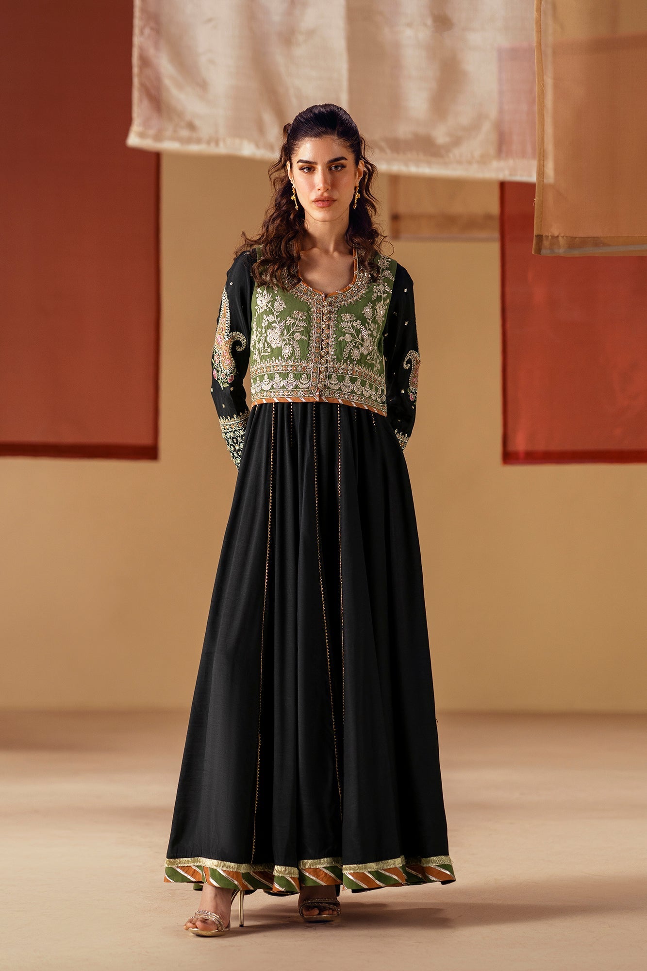 EMBROIDERED PISHWAS (E104/902/0823)