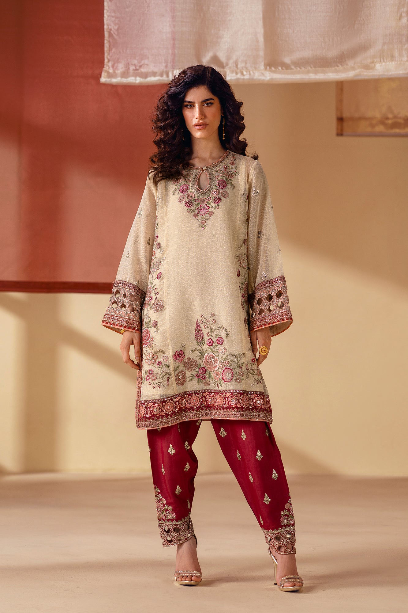 EMBROIDERED SUIT (E104/227/0831)