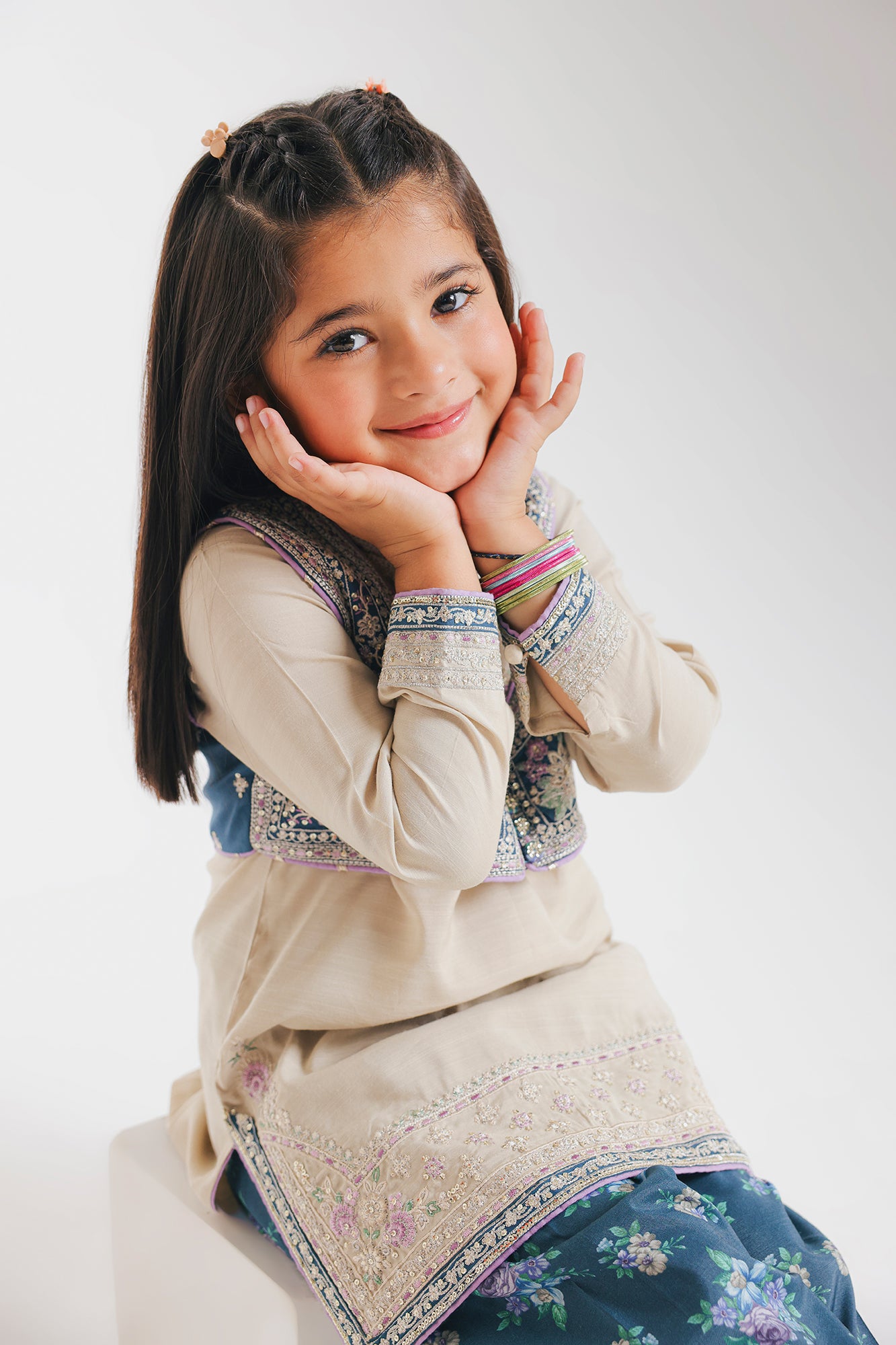 EMBROIDERED SUIT (E0833/404/226)