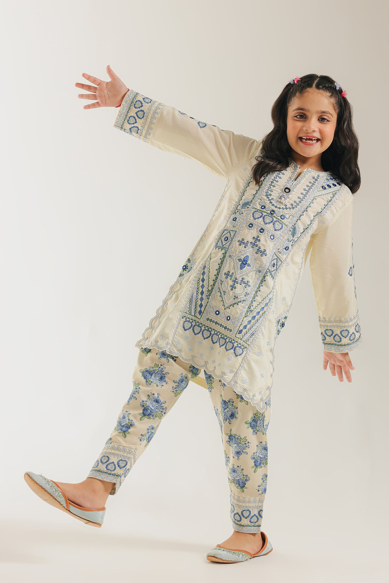 EMBROIDERED SUIT (E0850/404/005)