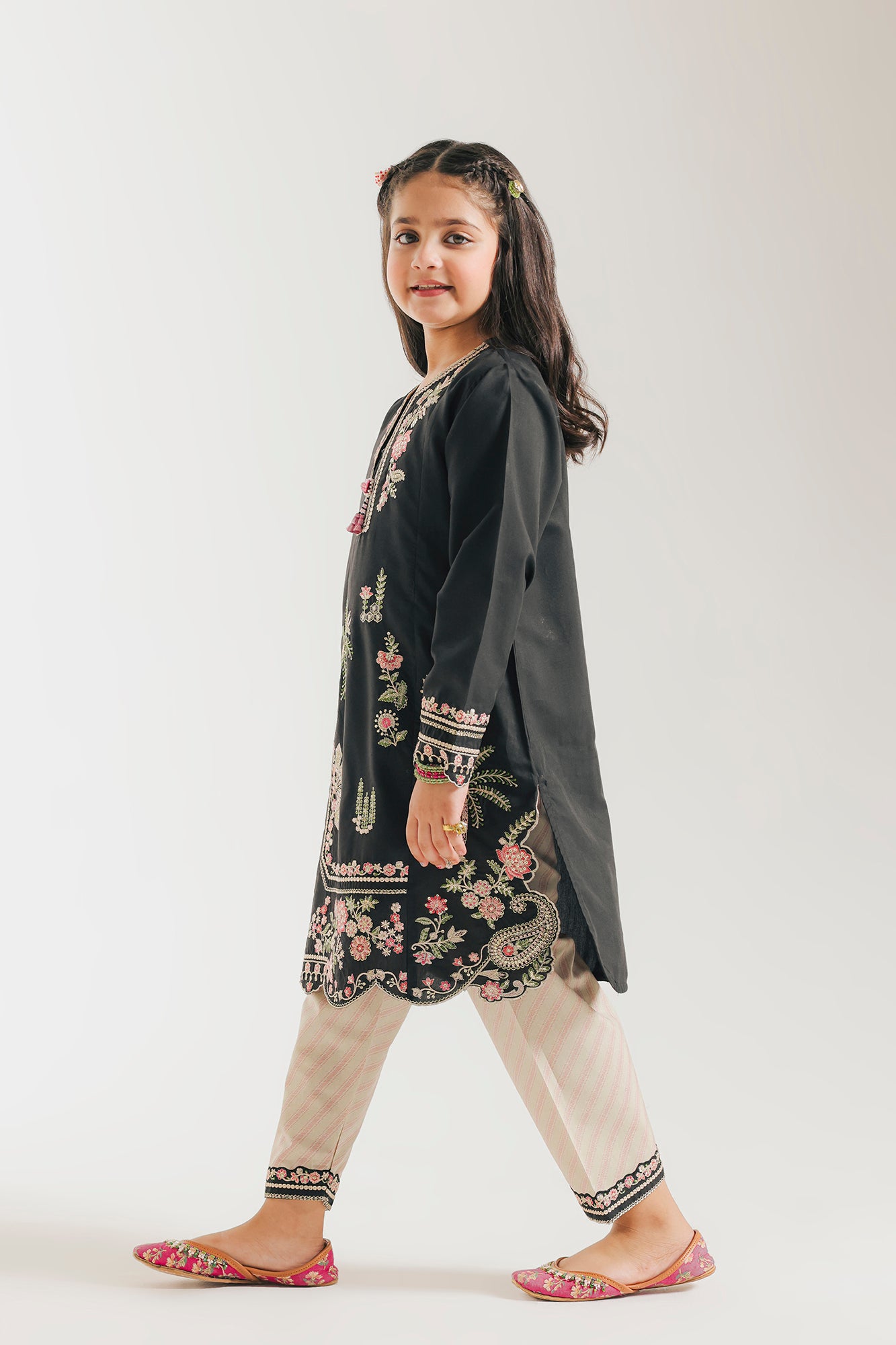 EMBROIDERED SUIT (E0905/404/902 E0905/304/902)