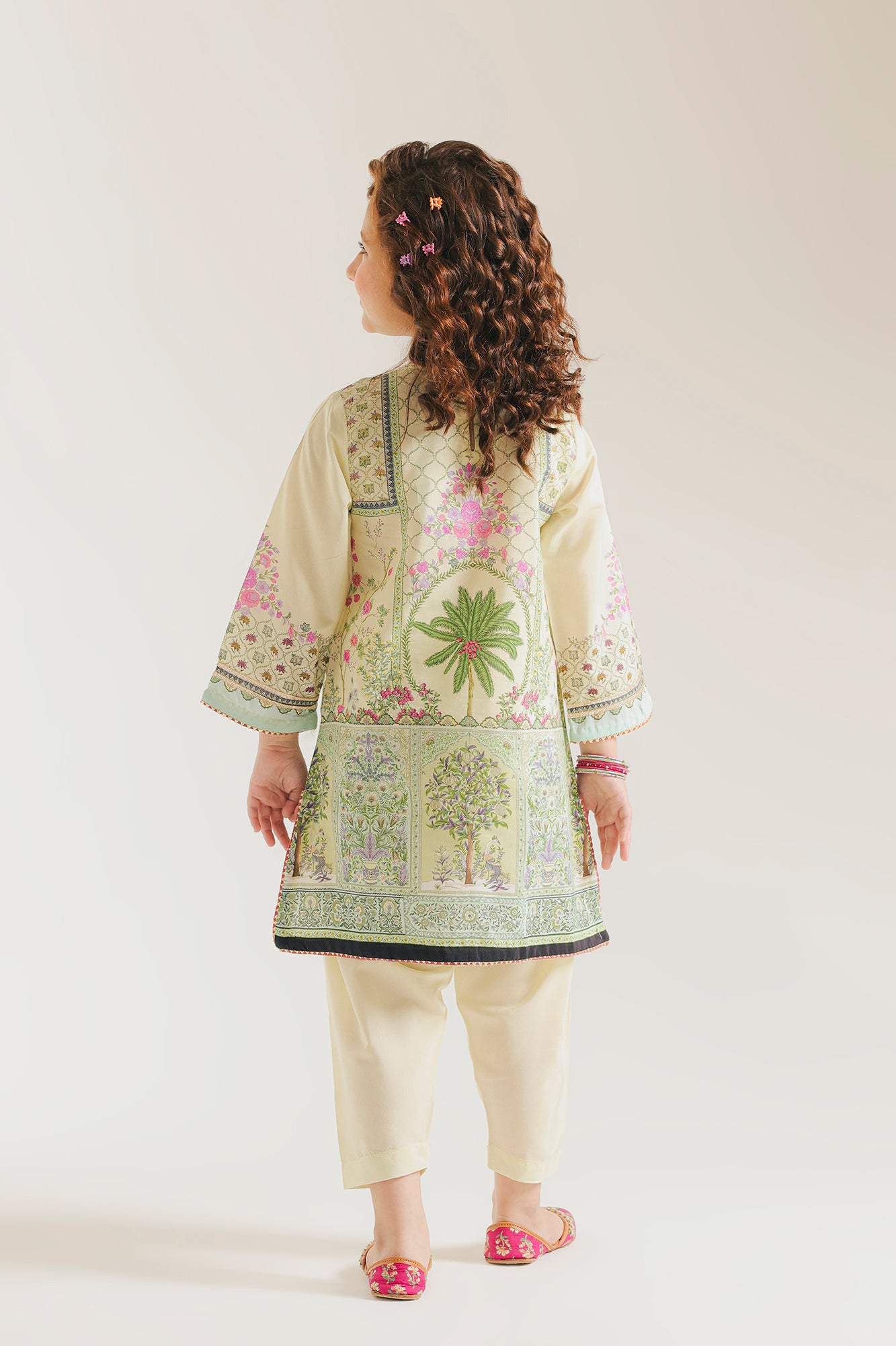 EMBROIDERED SUIT (E0914/404/115)