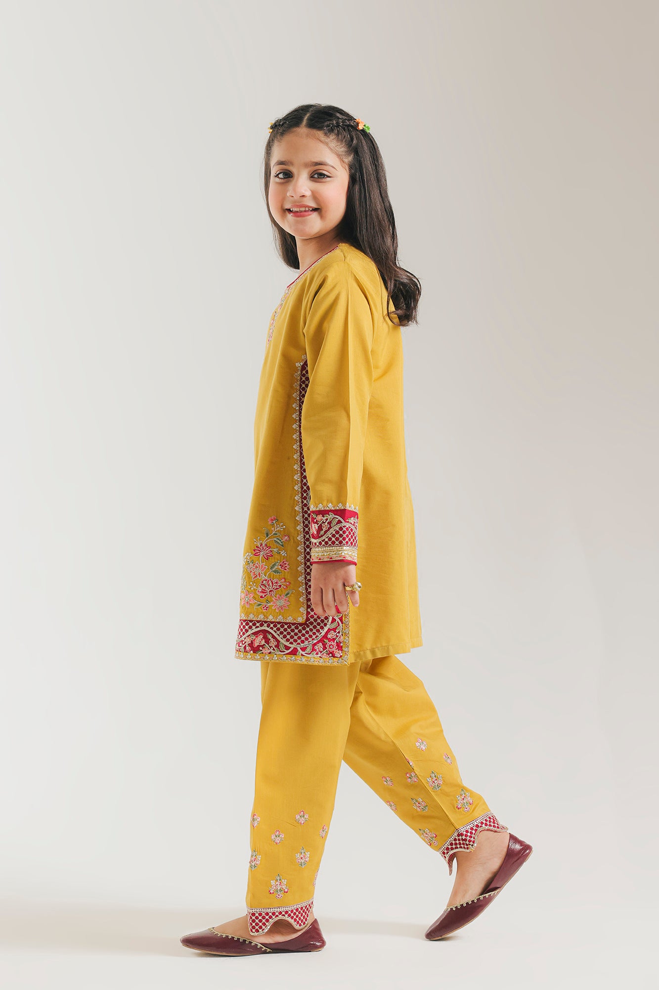 EMBROIDERED SUIT (E0922/404/104 E0922/304/104)