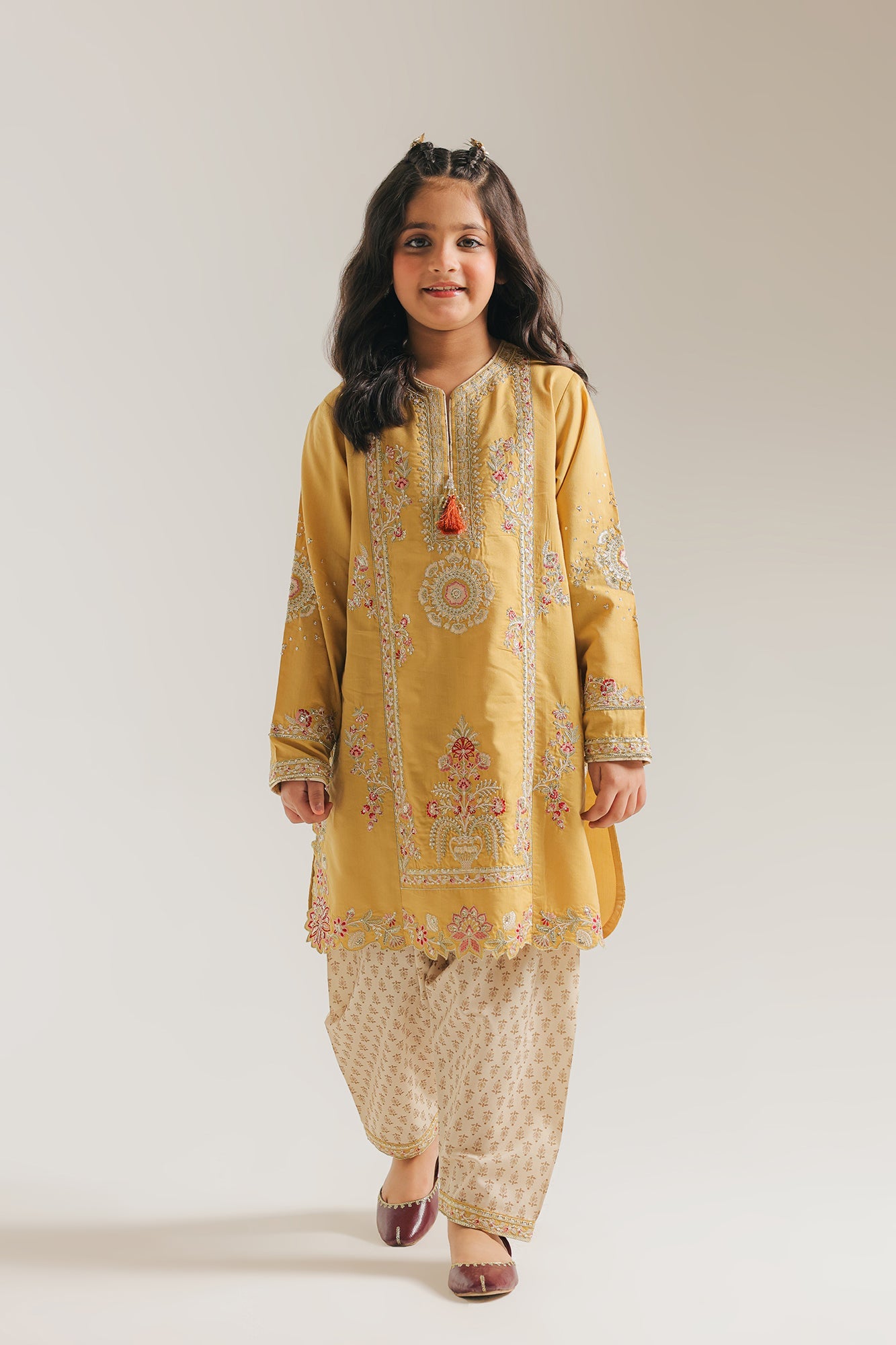 EMBROIDERED SUIT (E0923/404/114 E0923/304/114)