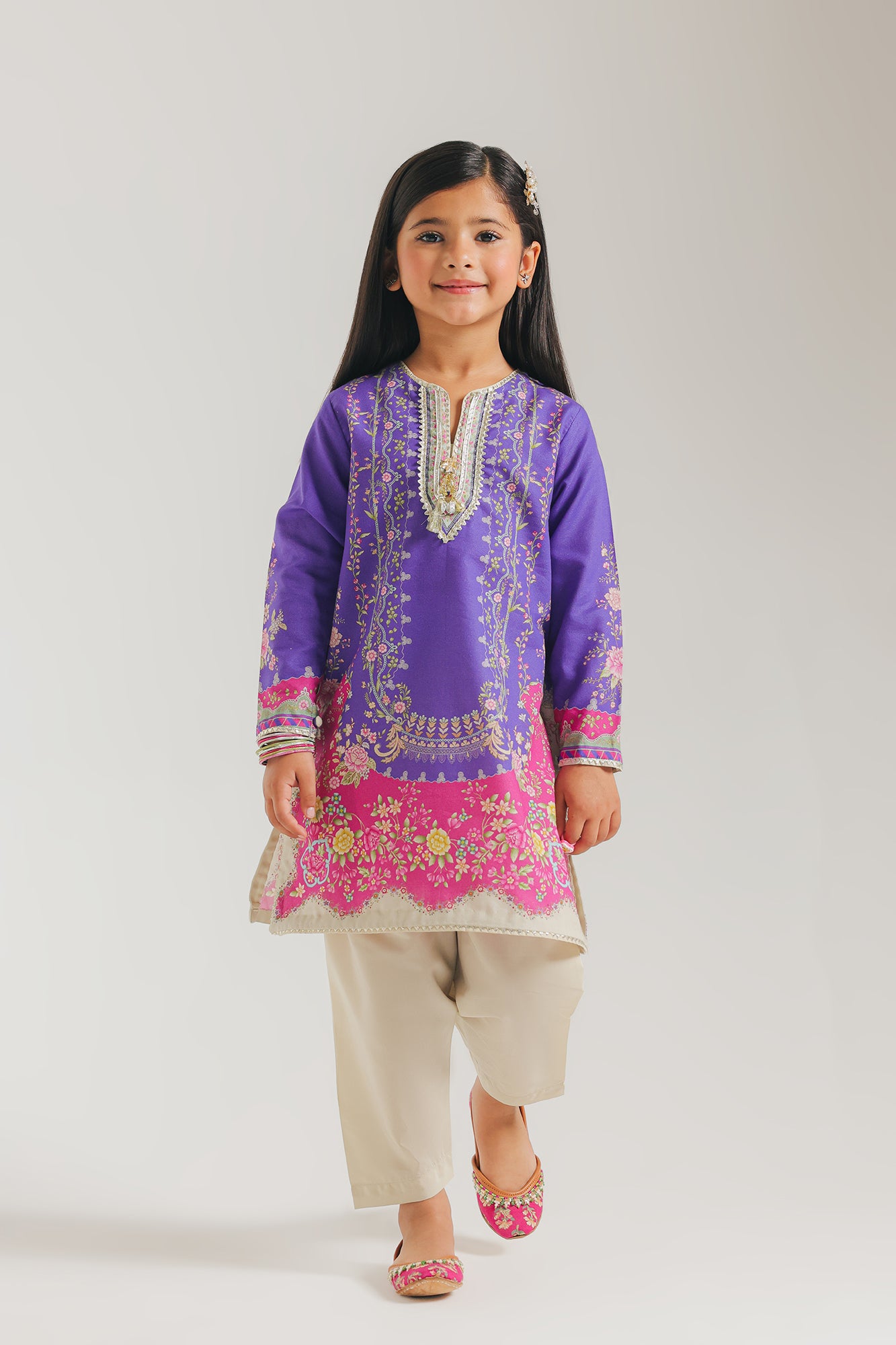 EMBROIDERED SUIT (E0932/404/508 E0932/304/508)