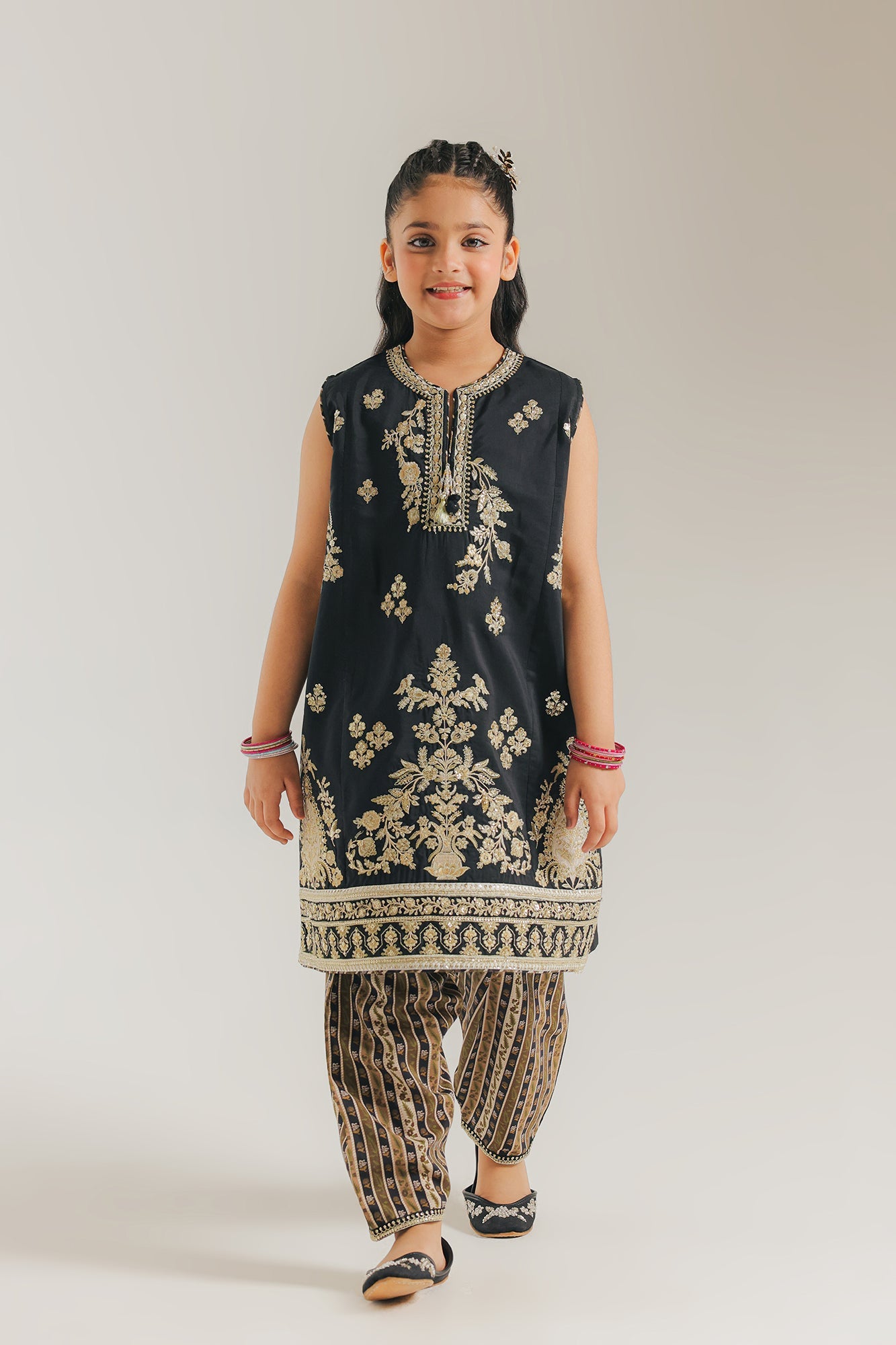 EMBROIDERED SUIT (E0940/404/902 E0940/304/902)