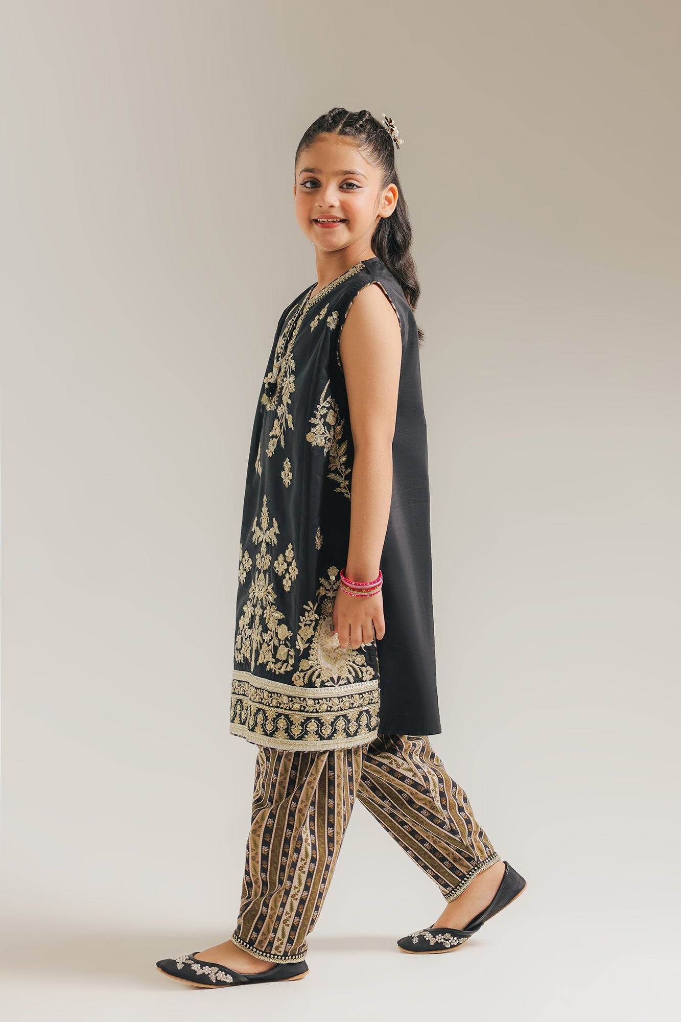 EMBROIDERED SUIT (E0940/404/902 E0940/304/902)