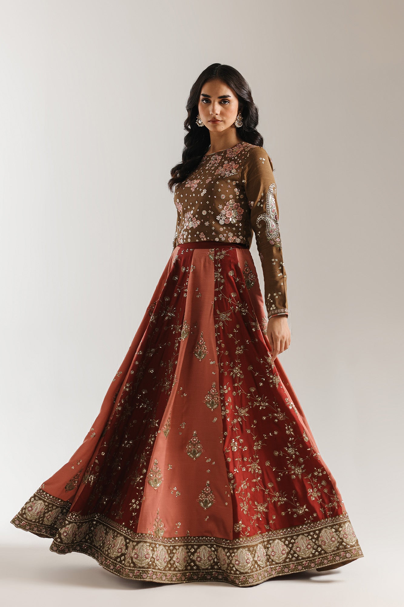 EMBROIDERED SUIT (E0944/104/119)