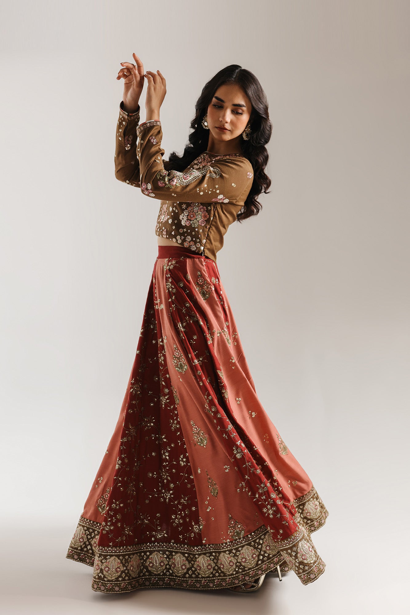 EMBROIDERED SUIT (E0944/104/119)