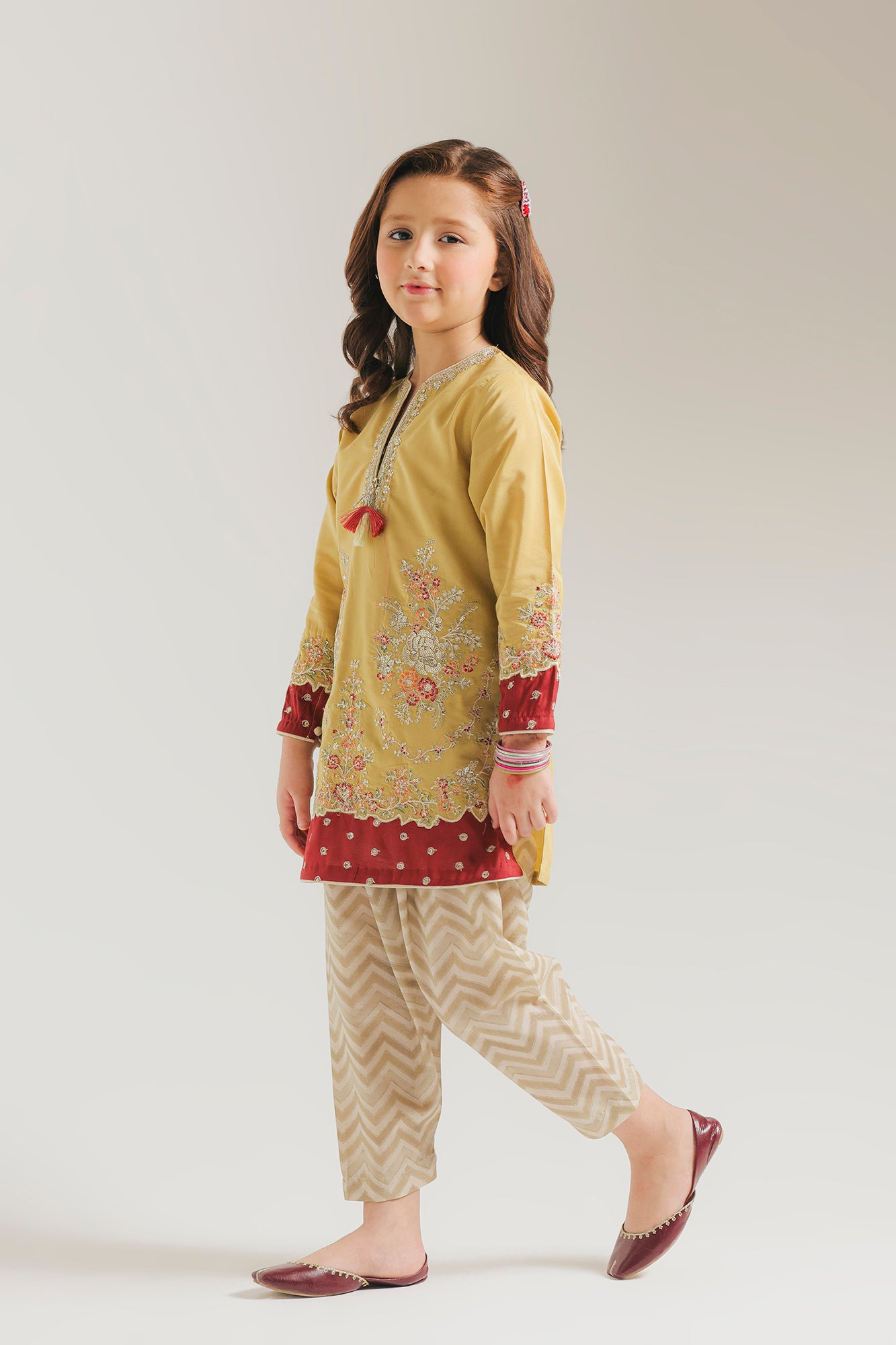 EMBROIDERED SUIT (E0945/404/114 E0945/304/114)