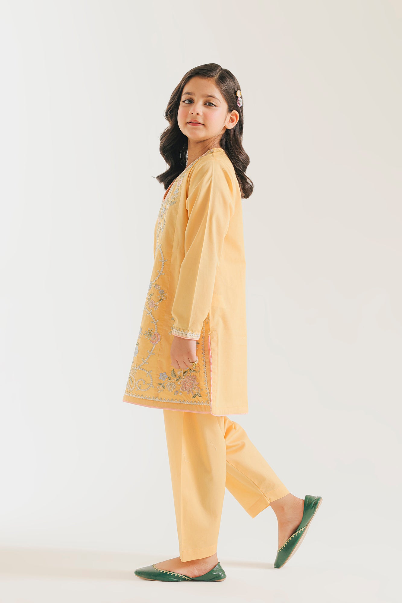 EMBROIDERED SUIT (E0962/404/106 E0962/304/106)