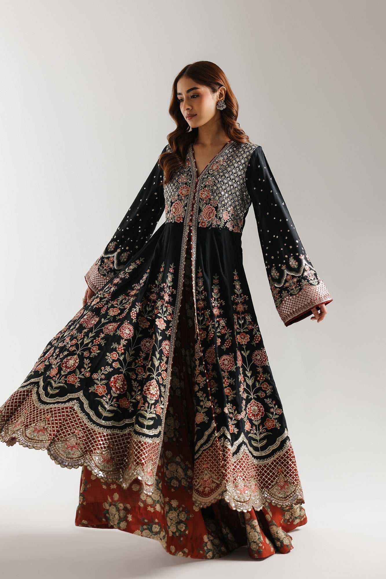 EMBROIDERED SUIT (E0964/104/901)