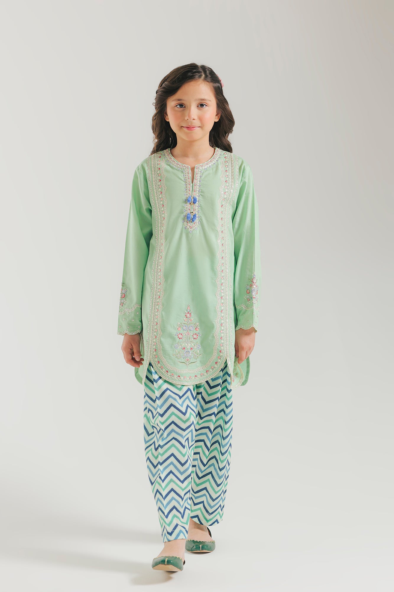 EMBROIDERED SUIT (E0965/404/126 E0965/304/126)