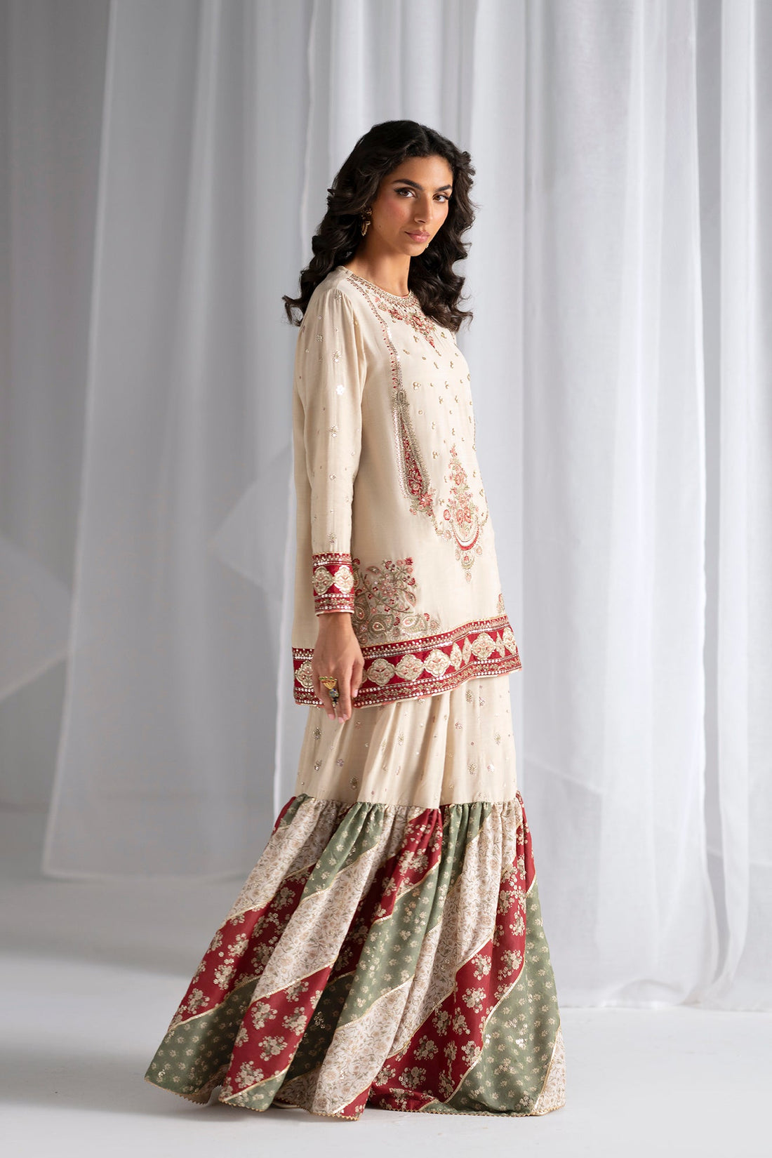 EMBROIDERED SUIT (E0967/104/006)