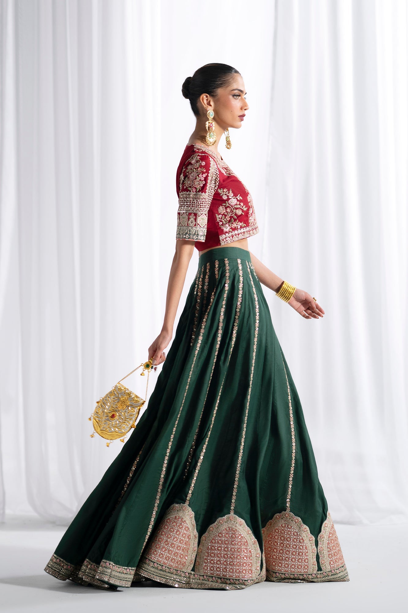 EMBROIDERED SUIT (E0968/104/415)