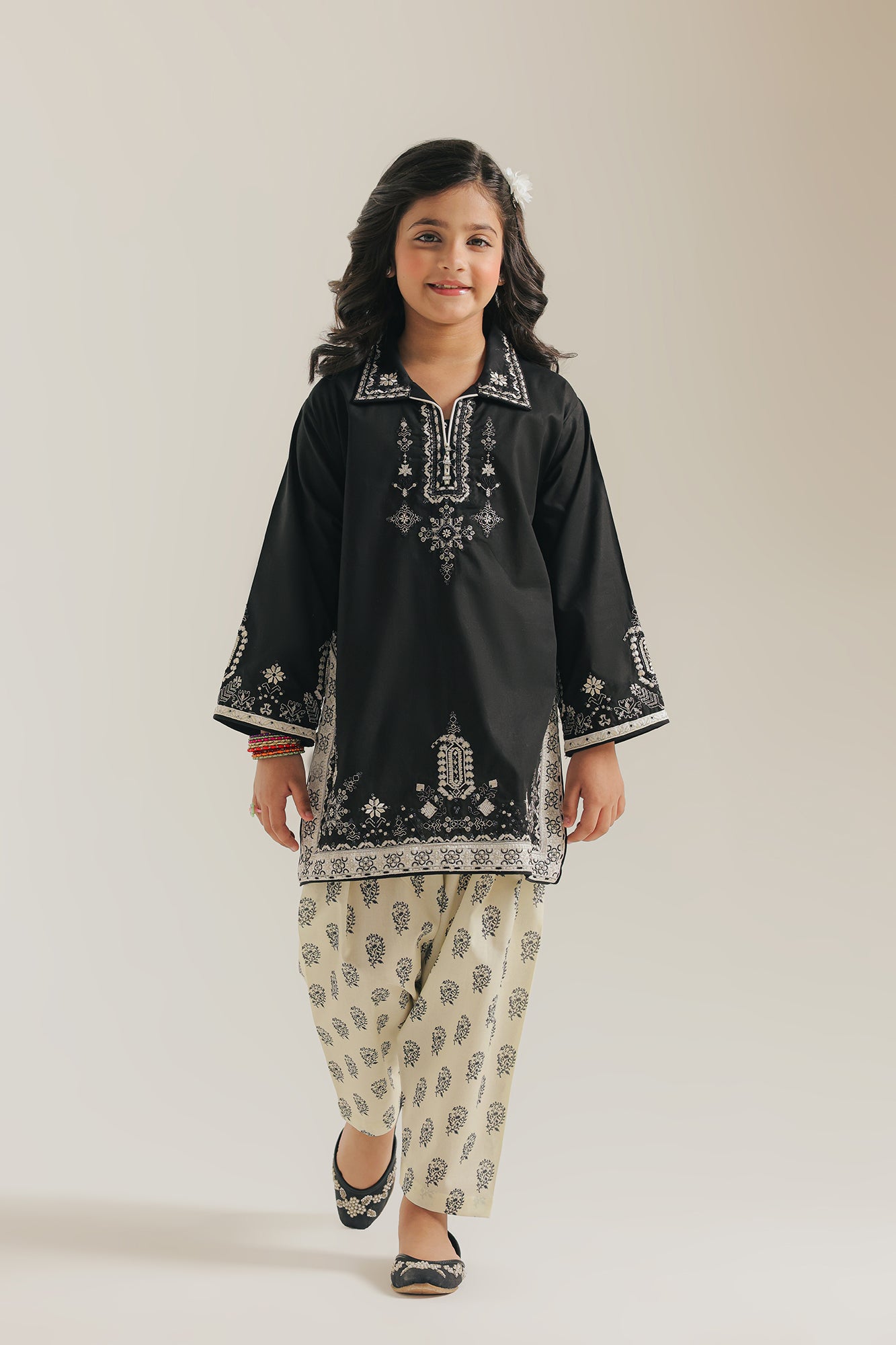 EMBROIDERED SUIT (E0969/404/902 E0969/304/902)