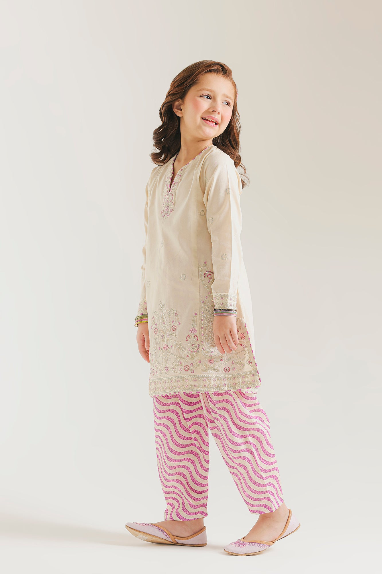EMBROIDERED SUIT (E0973/404/004 E0973/304/004)