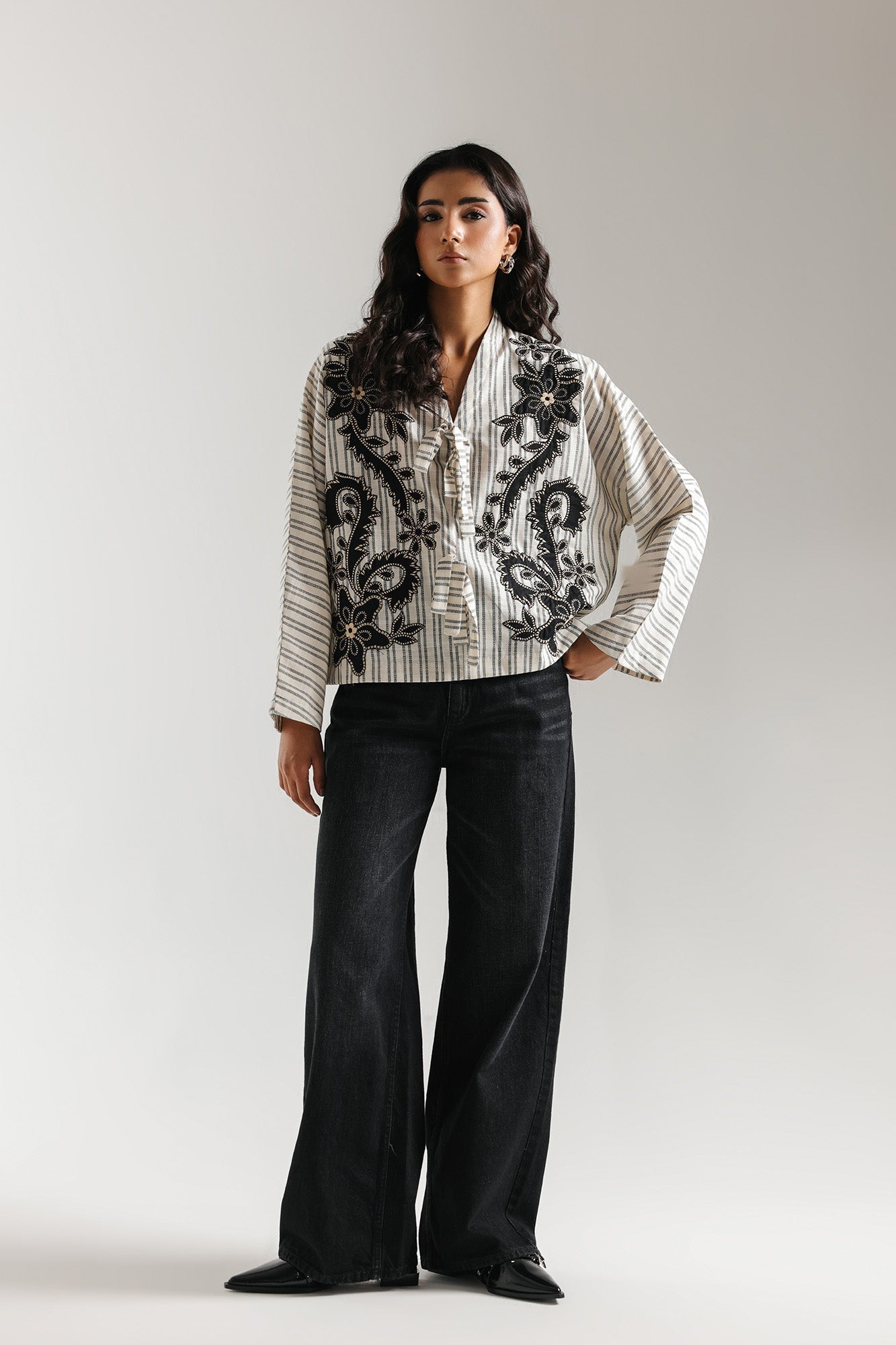 EMBROIDERED TOP (E1000/101/006)