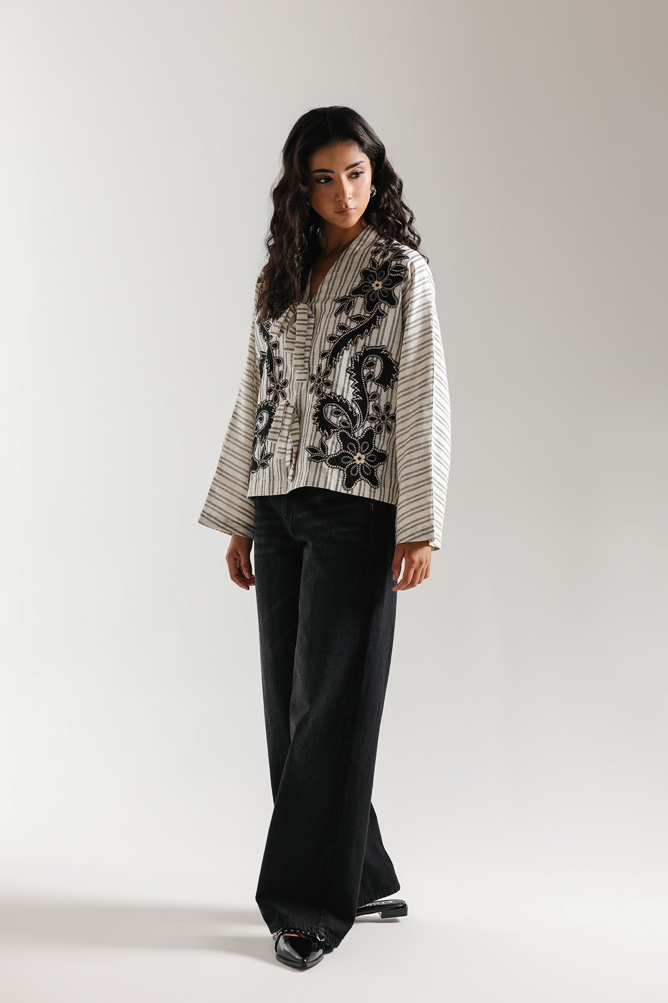 EMBROIDERED TOP (E1000/101/006)