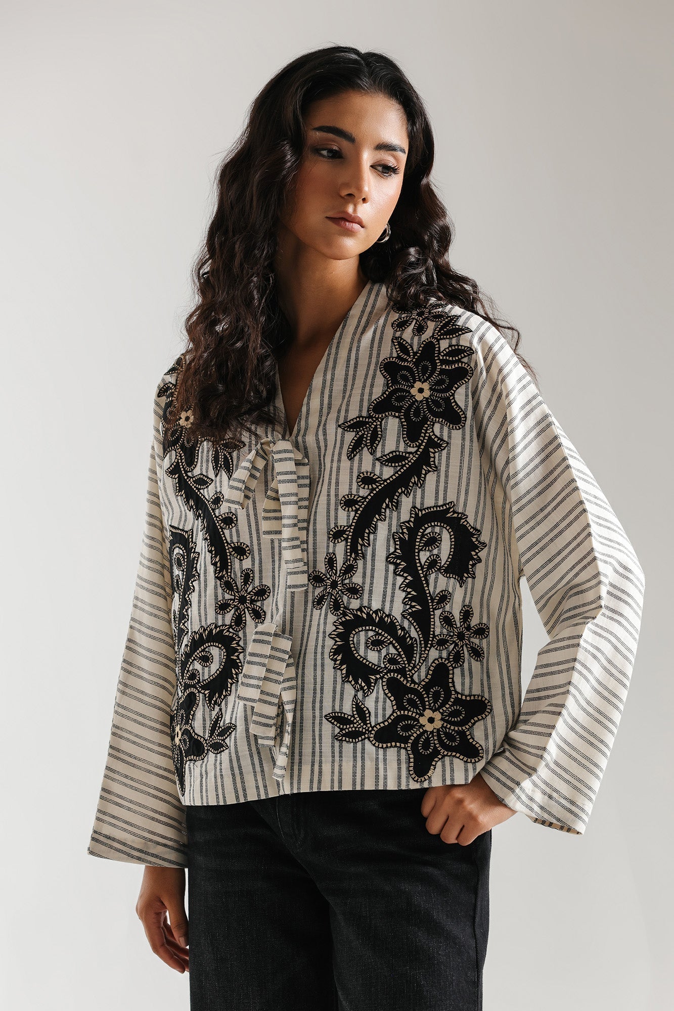 EMBROIDERED TOP (E1000/101/006)