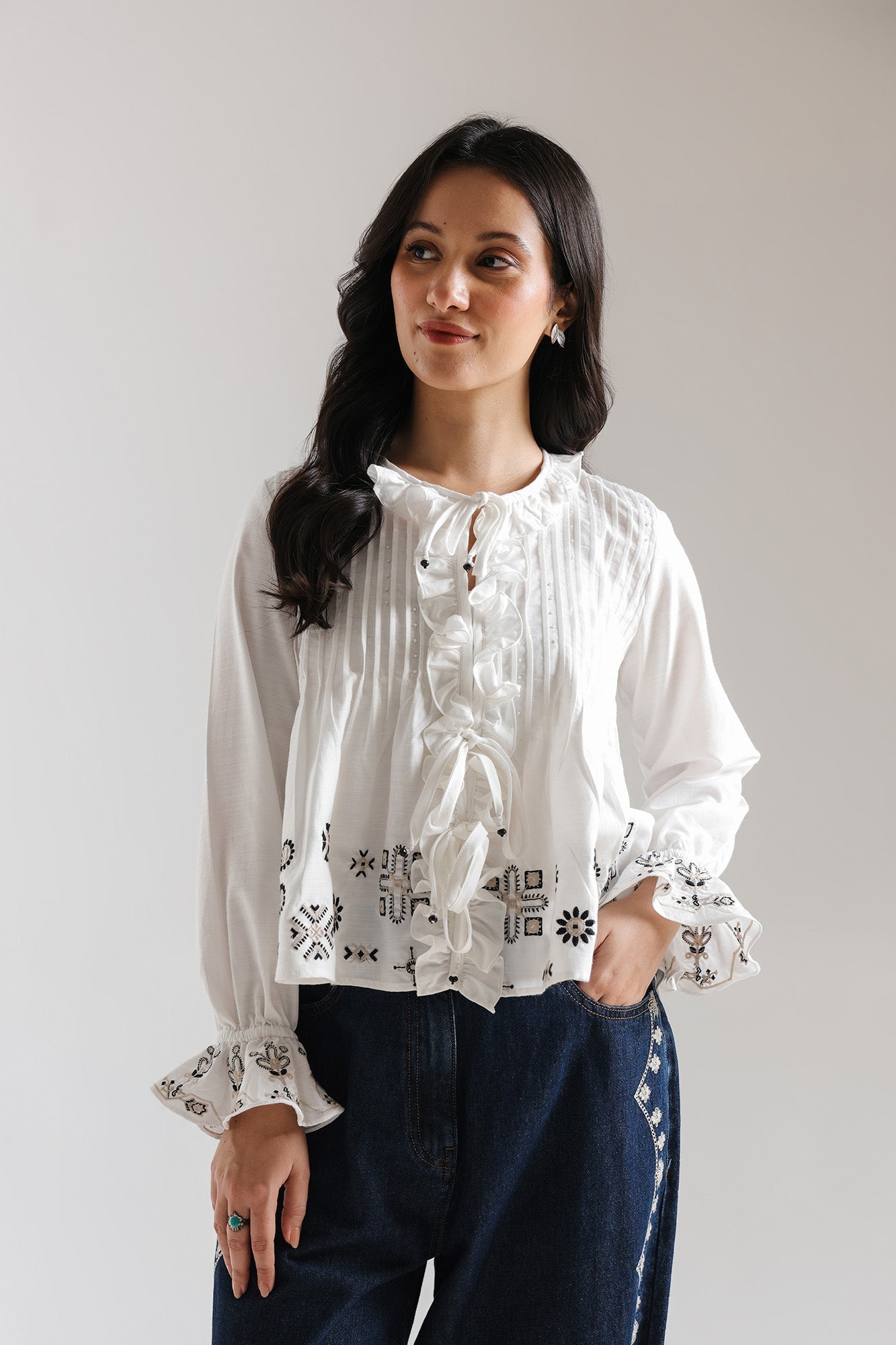 EMBROIDERED TOP (E1002/101/001)