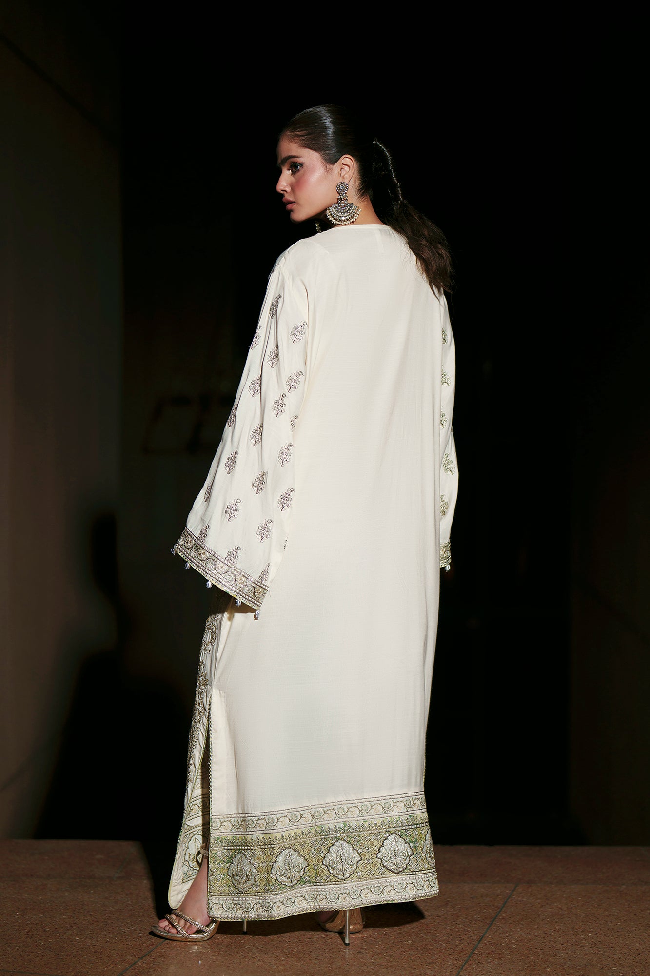 EMBROIDERED KAFTAN (E1002/104/005)