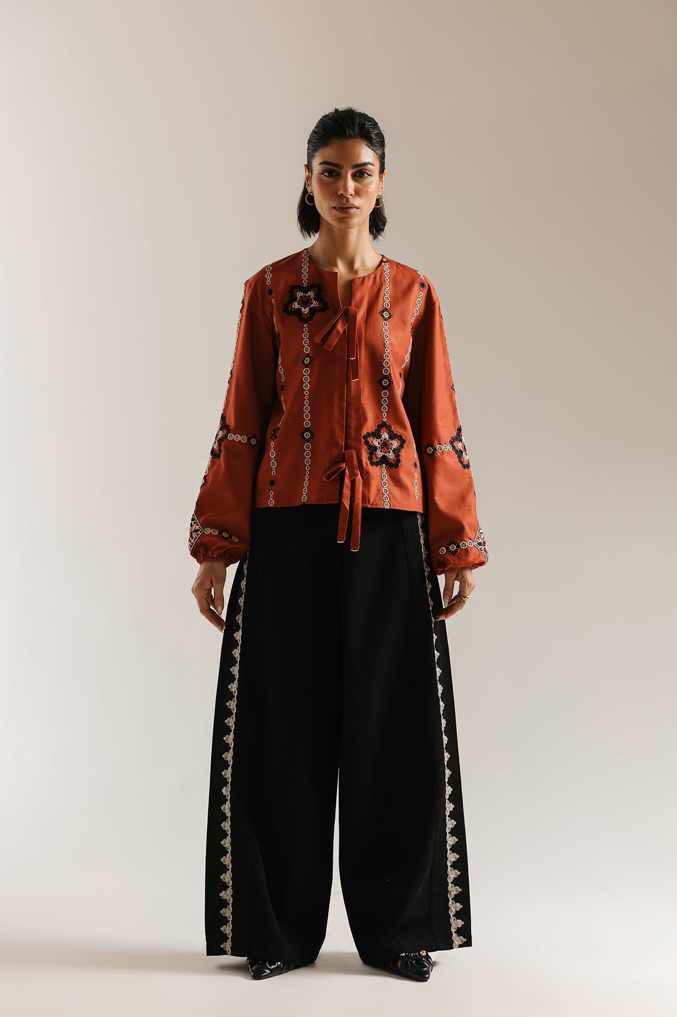 EMBROIDERED SHIRT (E1004/101/203)