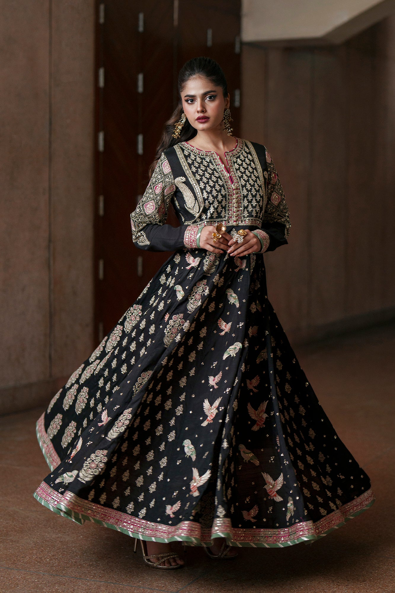 EMBROIDERED DRESS (E1007/104/902)