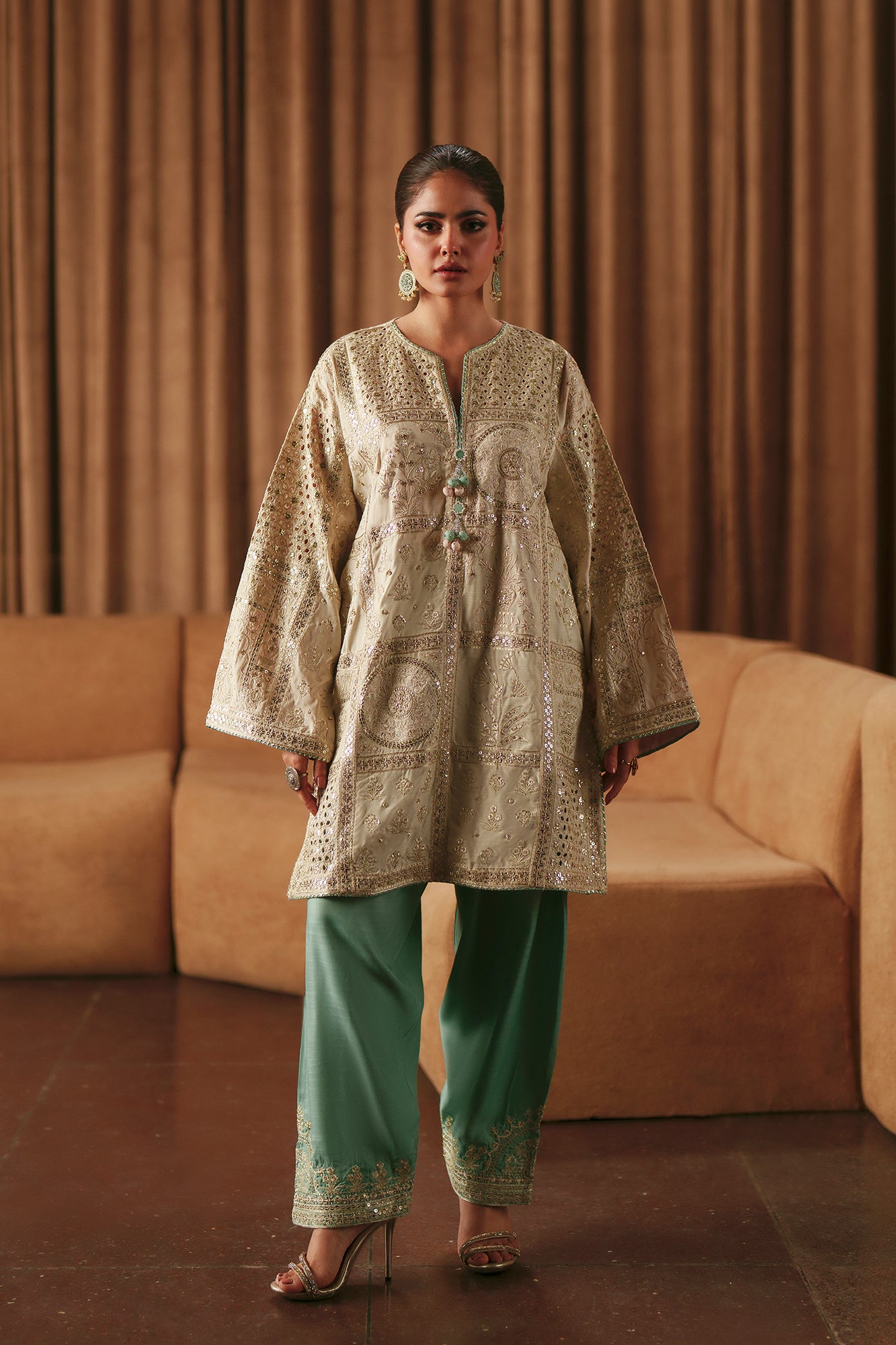 EMBROIDERED SUIT (E1013/104/002)