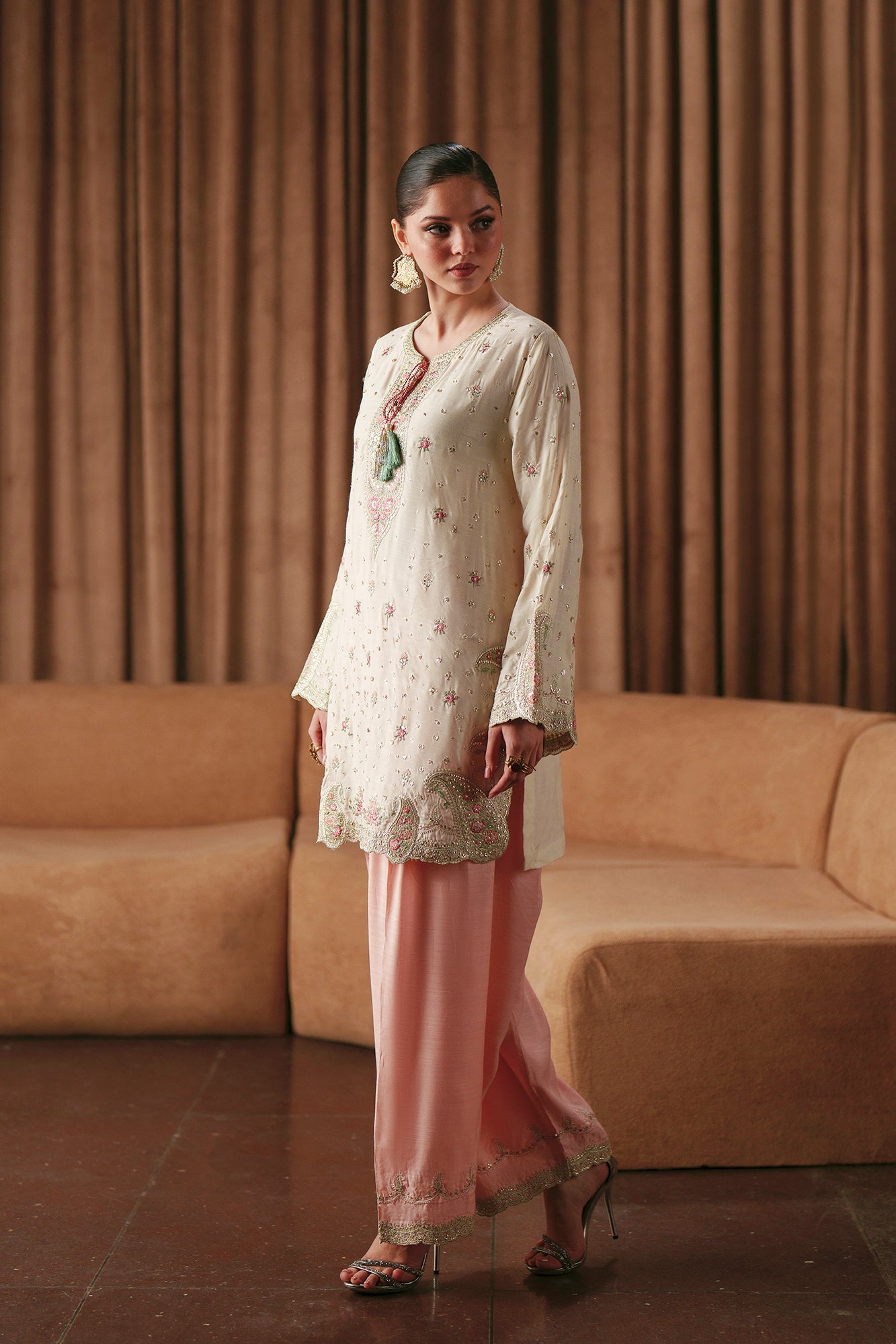 EMBROIDERED SUIT (E1015/104/004)