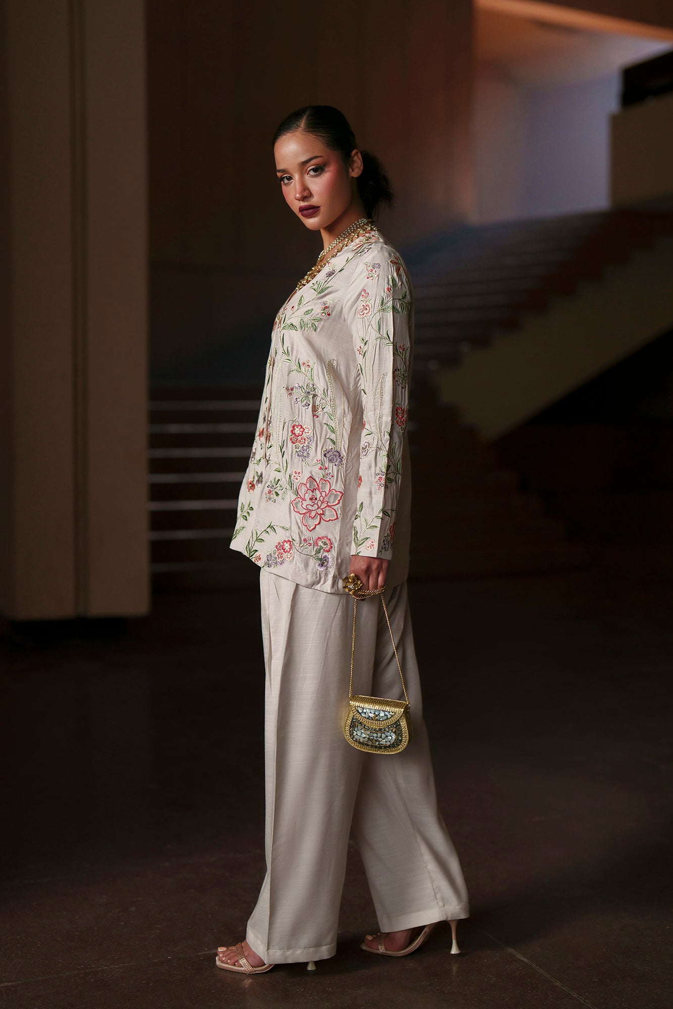 EMBROIDERED SUIT (E1016/104/004)