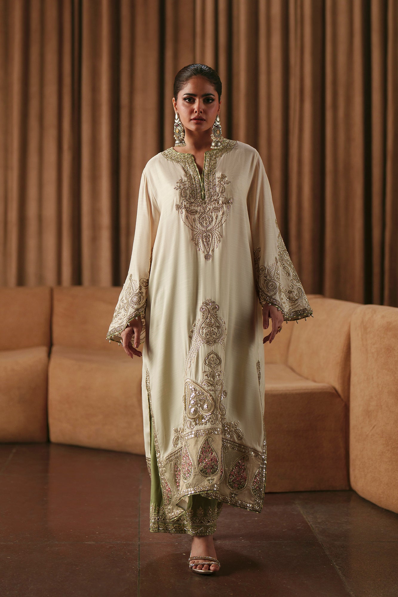 EMBROIDERED SUIT (E1023/104/002)