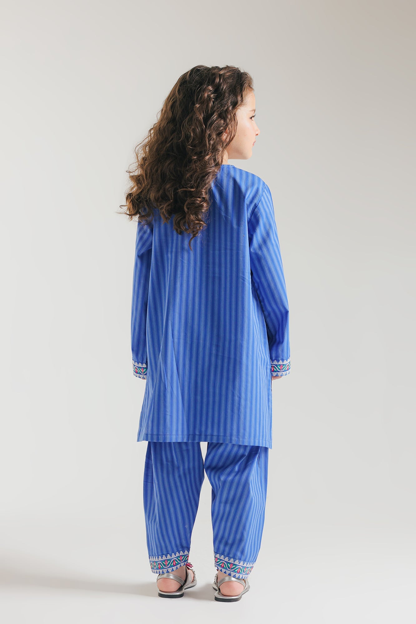 EMBROIDERED SUIT (E1027/402/625)