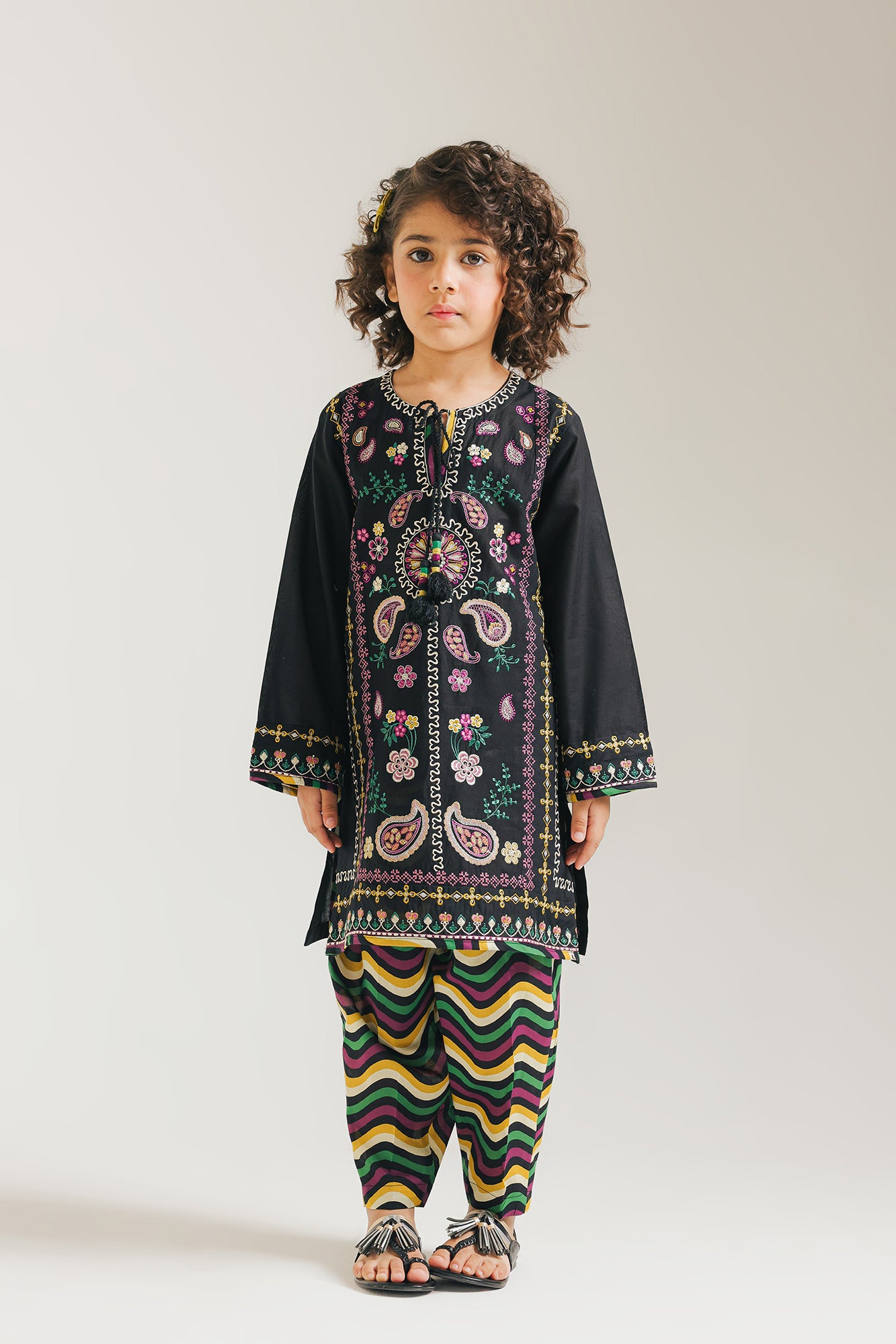EMBROIDERED SUIT (E402/902/1041)