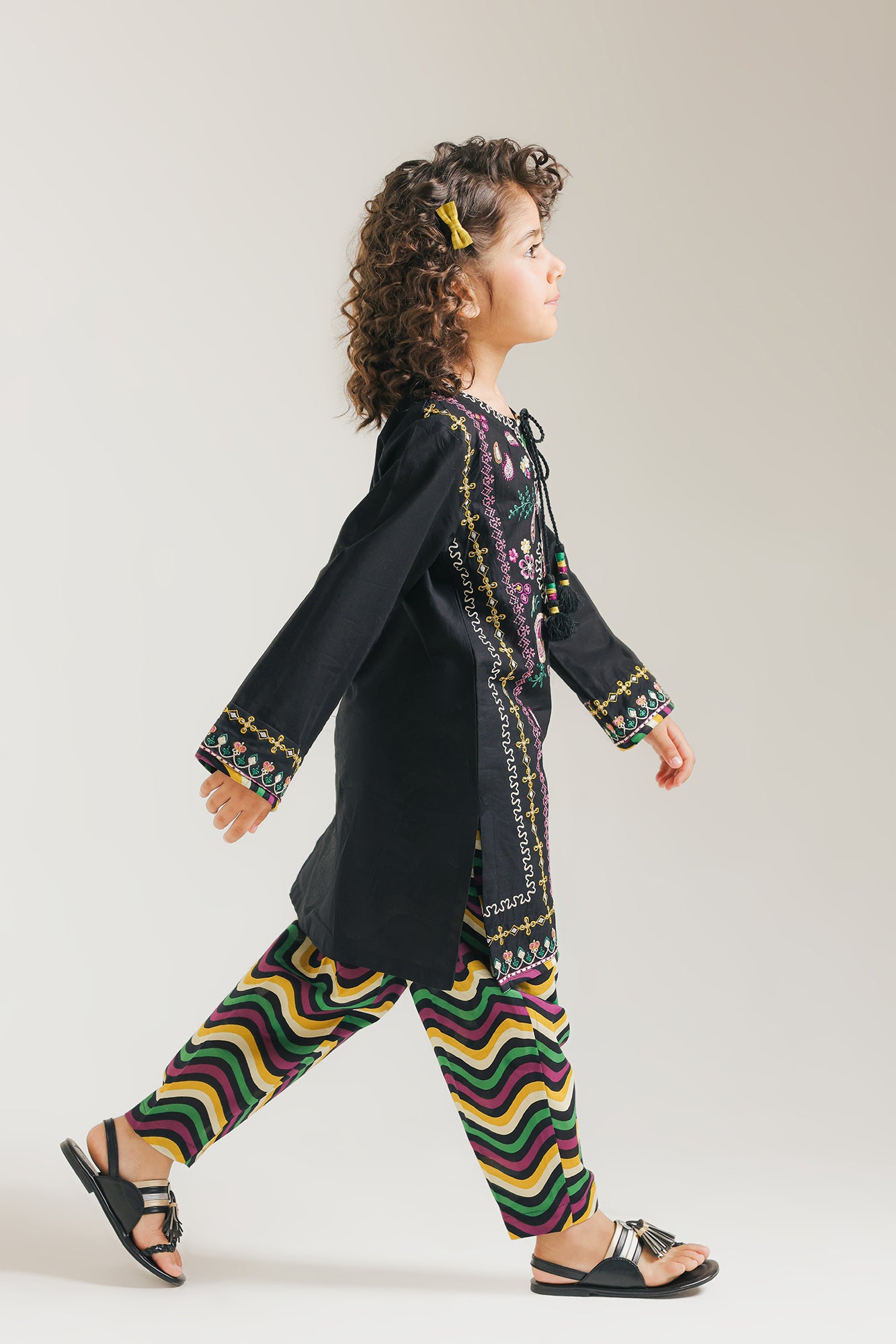 EMBROIDERED SUIT (E402/902/1041)