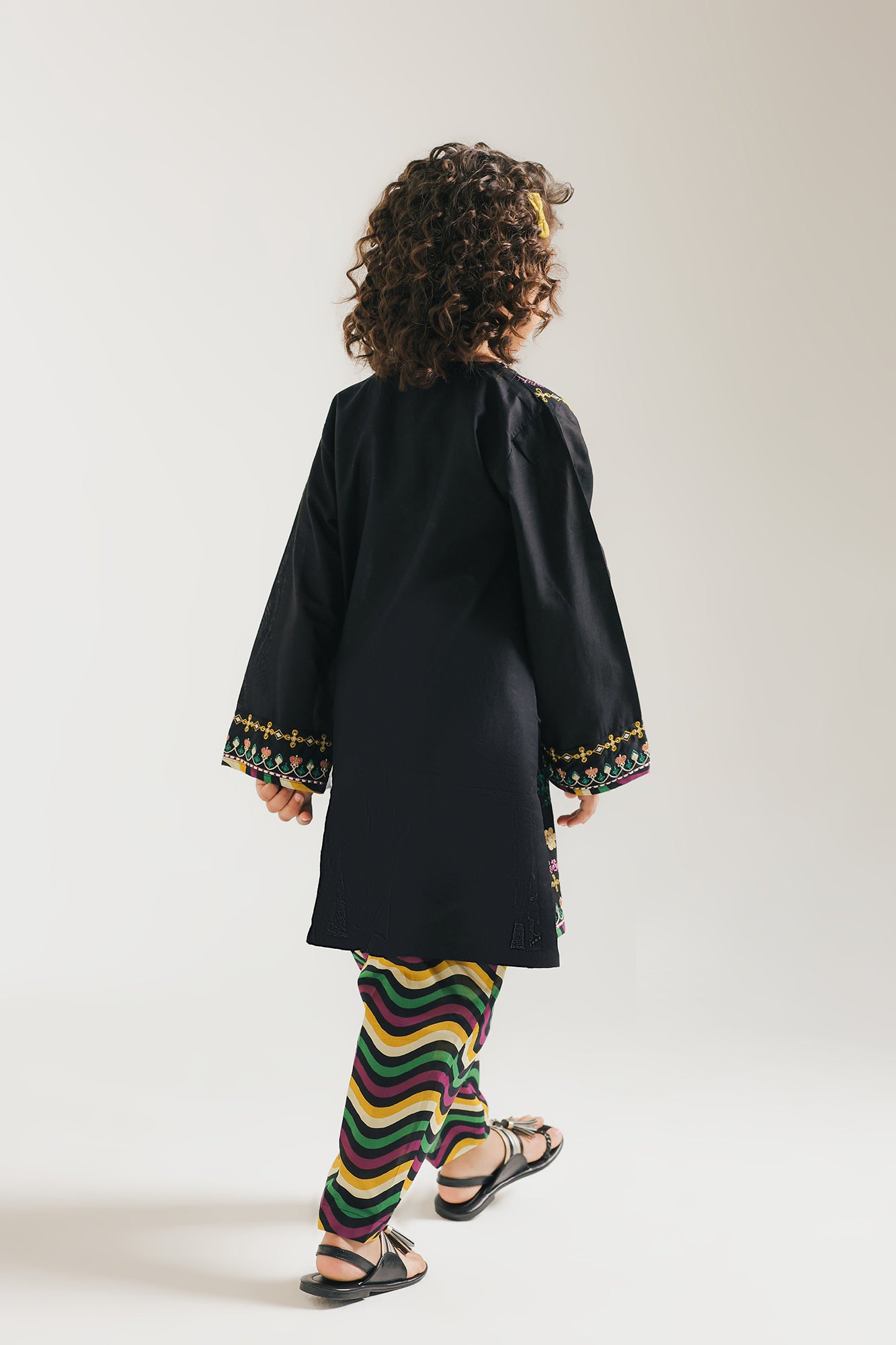 EMBROIDERED SUIT (E402/902/1041)