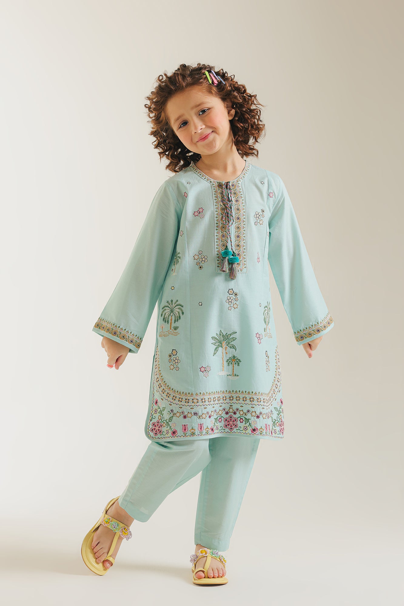 EMBROIDERED SUIT (E402/721/1046)
