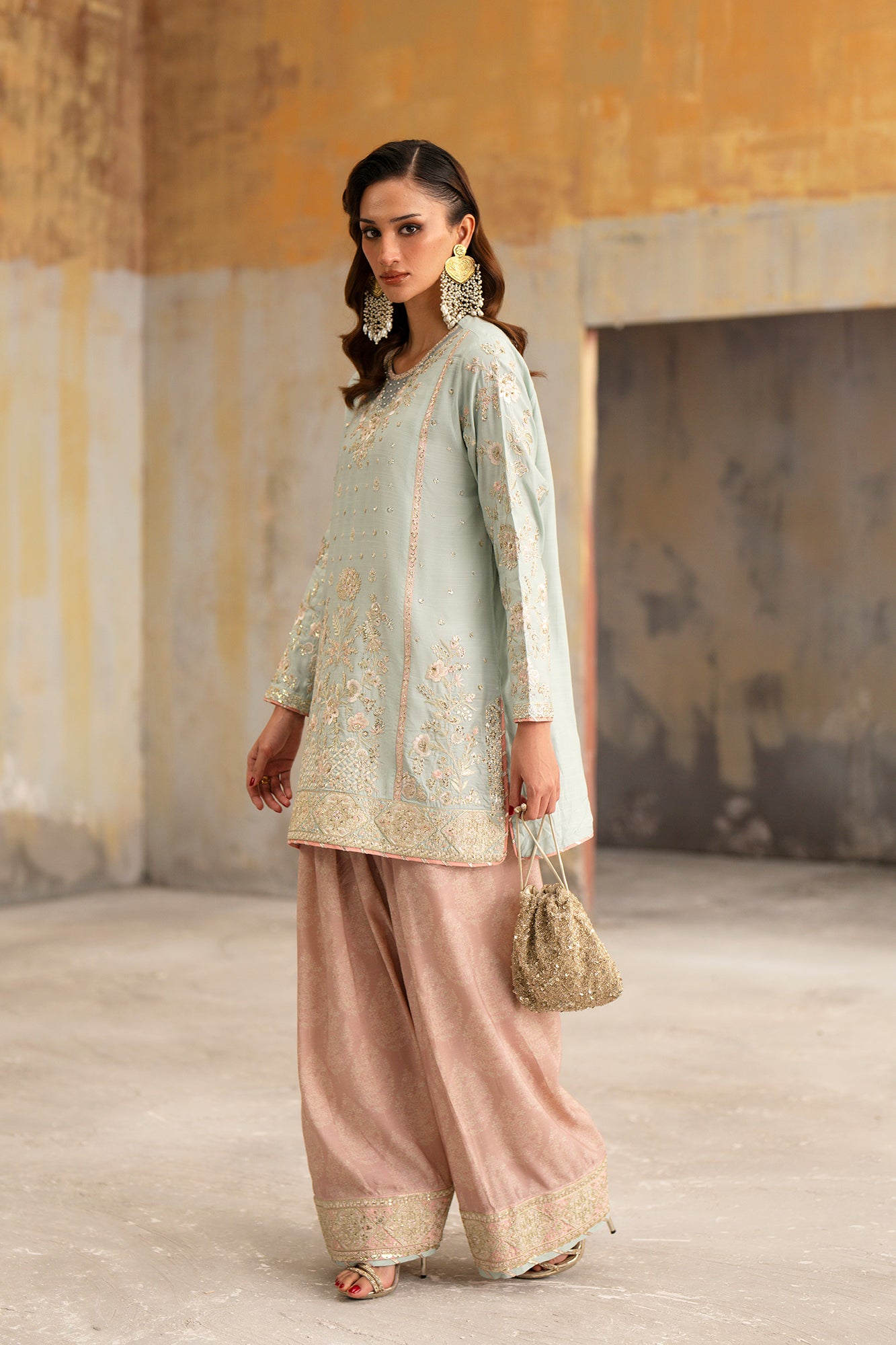 EMBROIDERED SUIT (E1058/104/721)