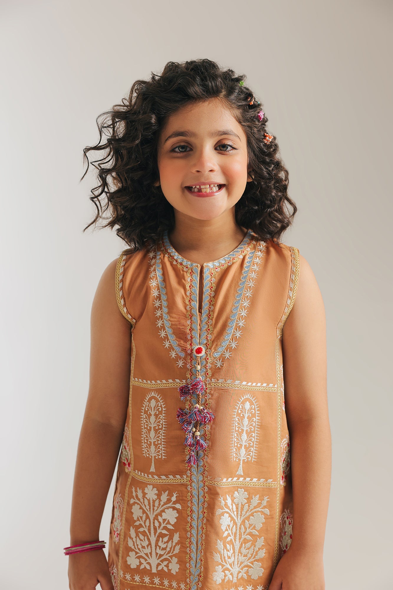 EMBROIDERED SUIT (E1062/402/111)