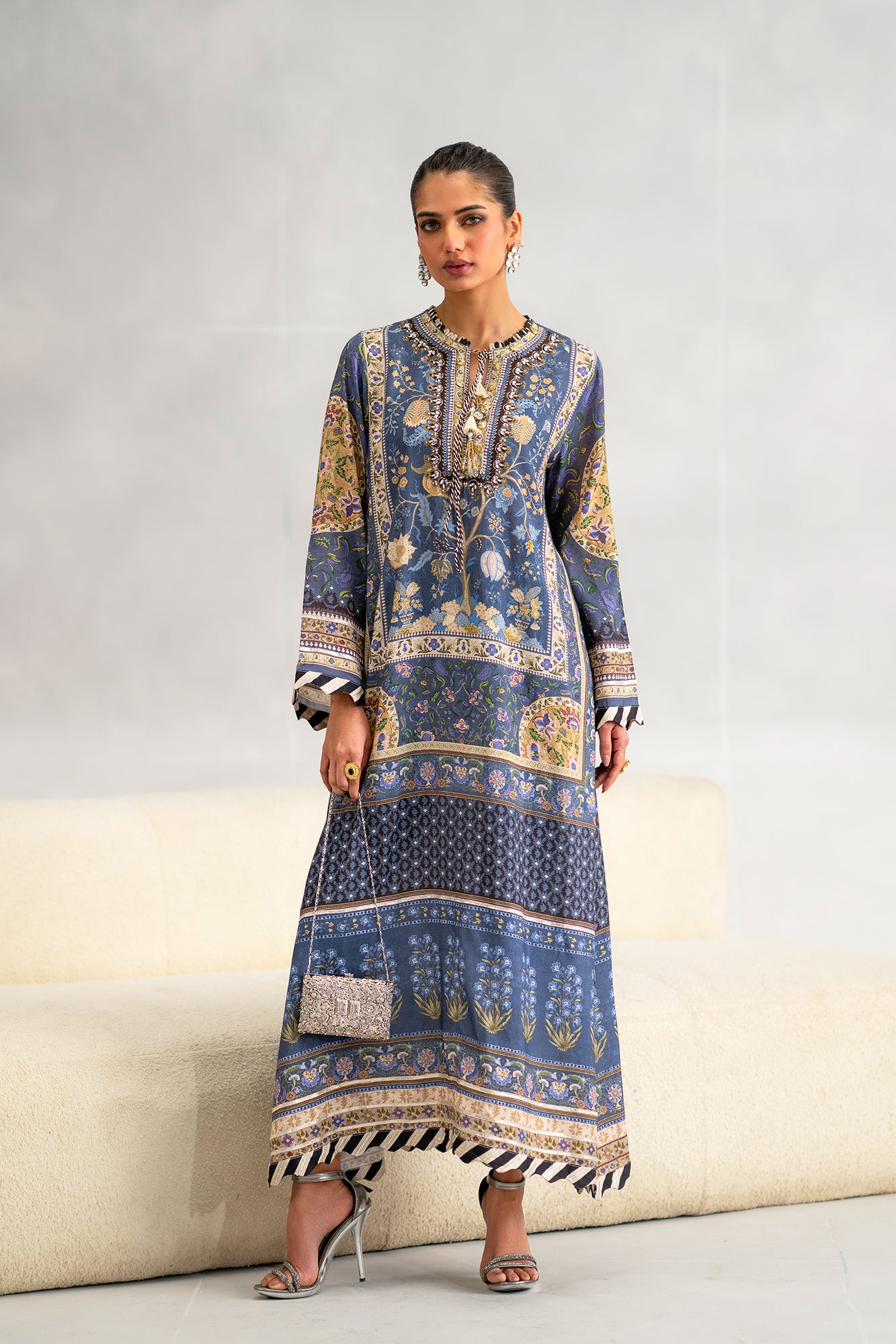 EMBROIDERED KAFTAN (E1073/104/510)