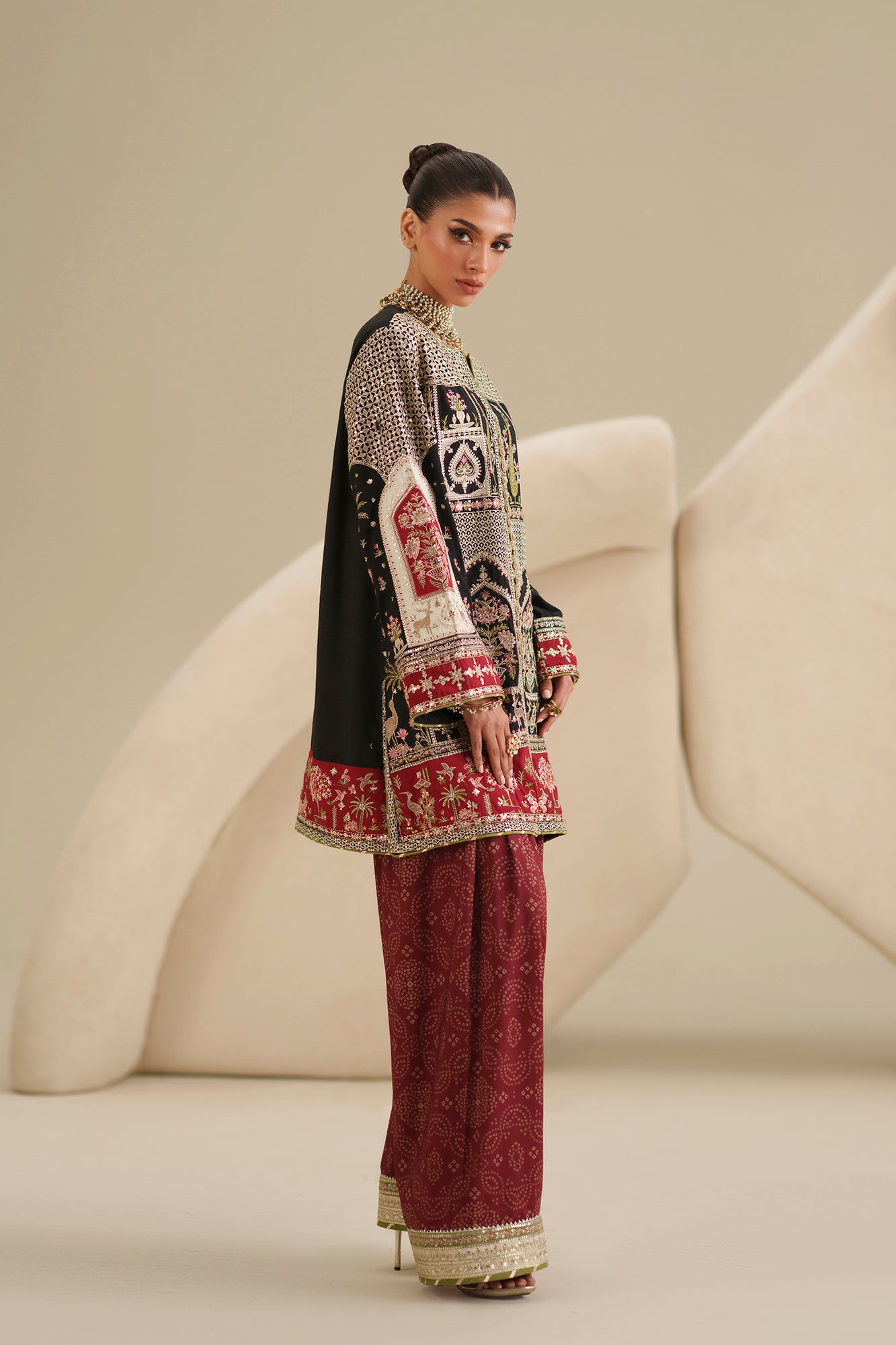 EMBROIDERED SUIT (E1080/104/902)